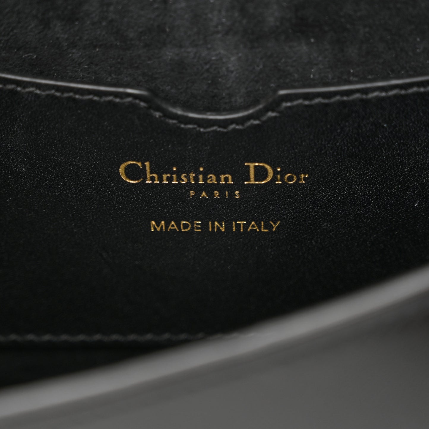Box Calfskin Medium Bobby Flap Black