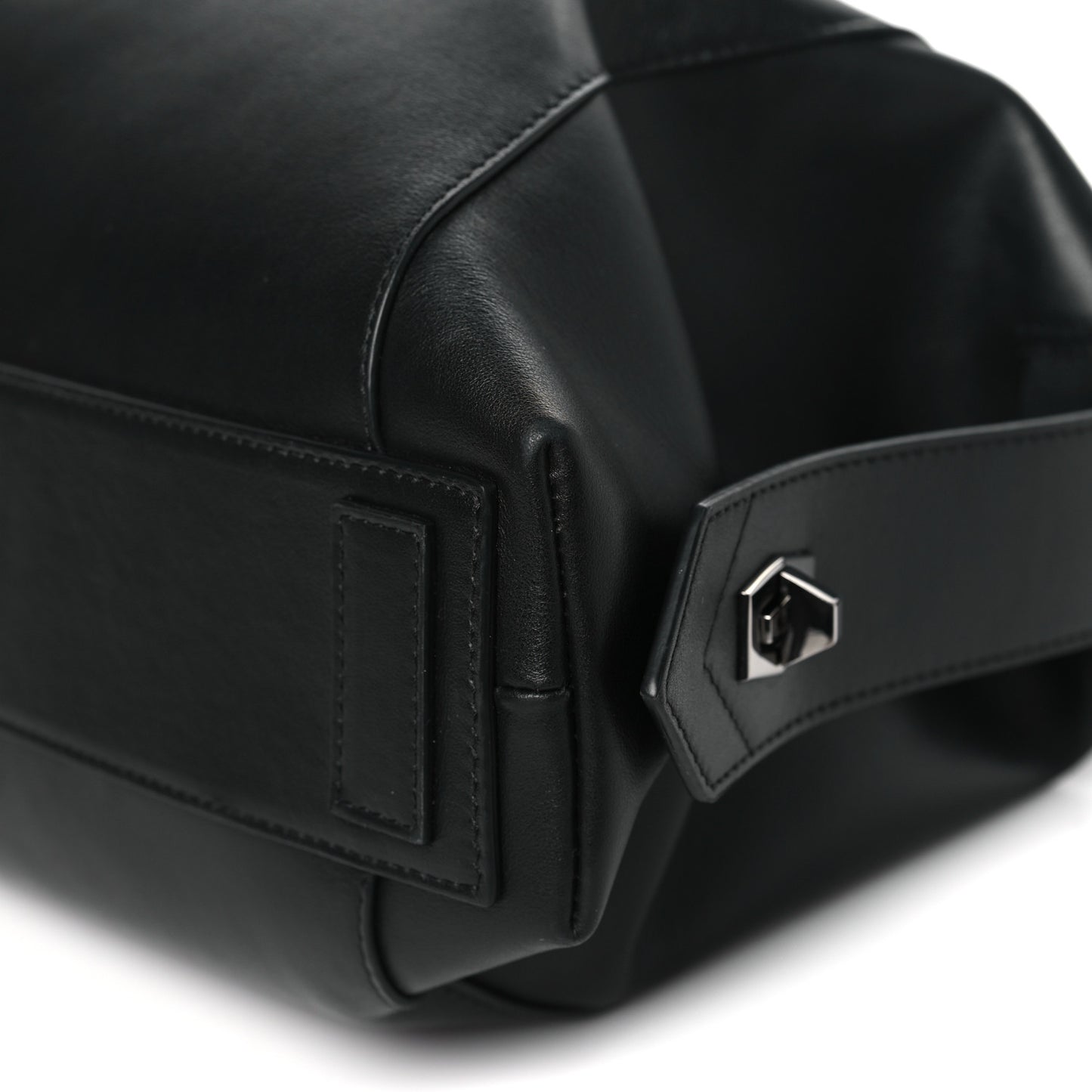 Smooth Calfskin Small Soft Antigona Black