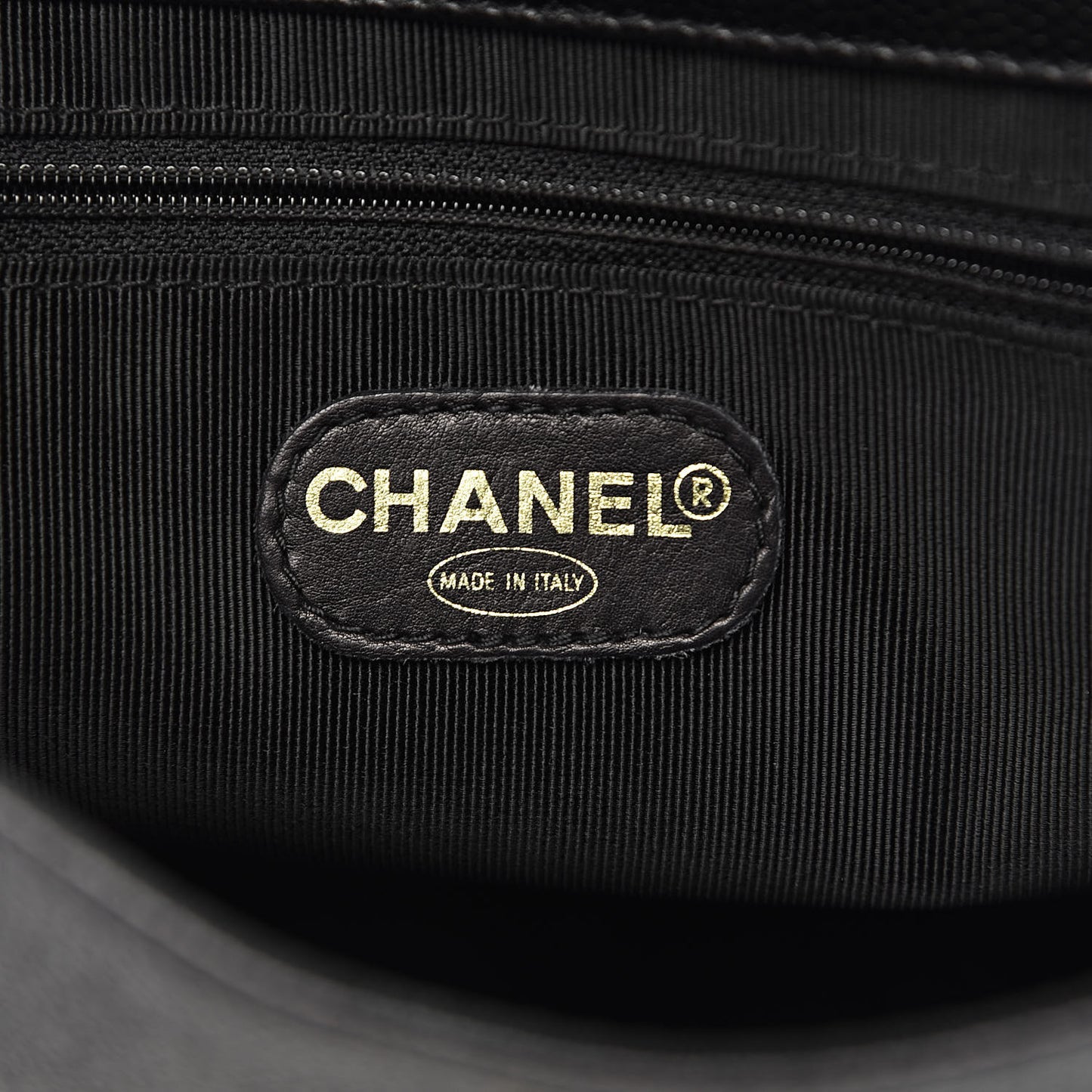 Caviar CC Shoulder Bag Black