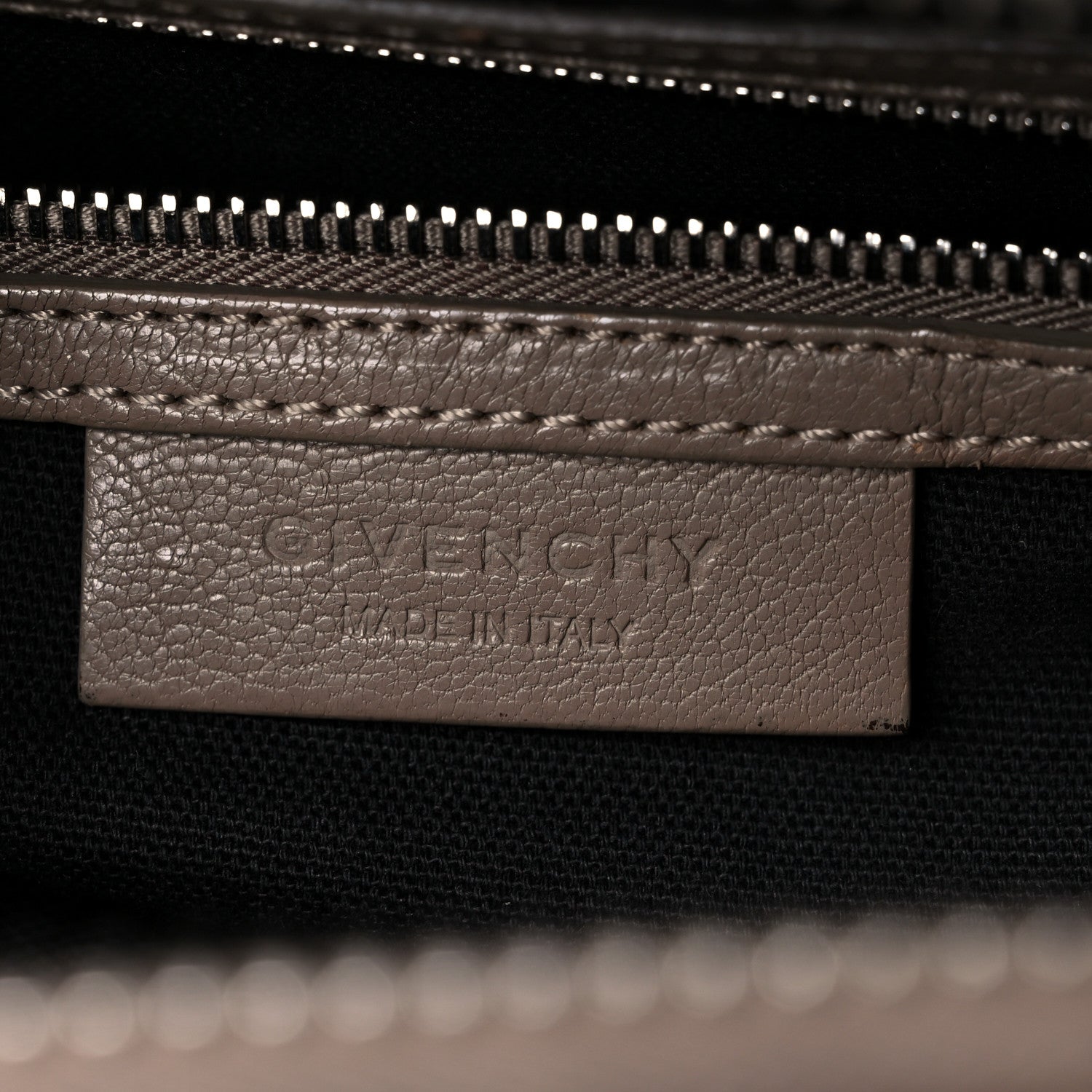 Givenchy Sugar Goatskin Small Antigona Mastic 5 of 23
