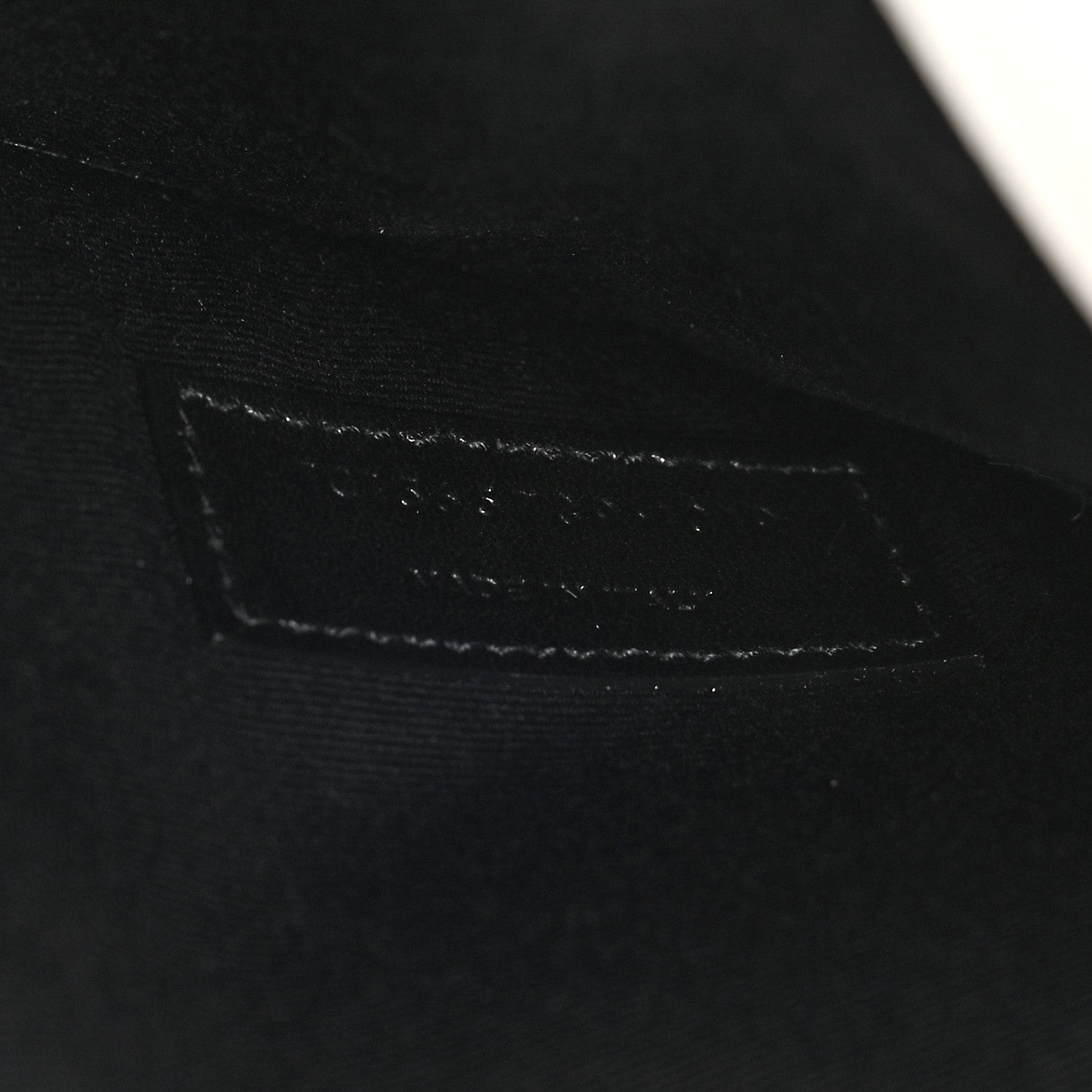 Saint Laurent Grain De Poudre Uptown Pouch Crema Soft 7 of 8