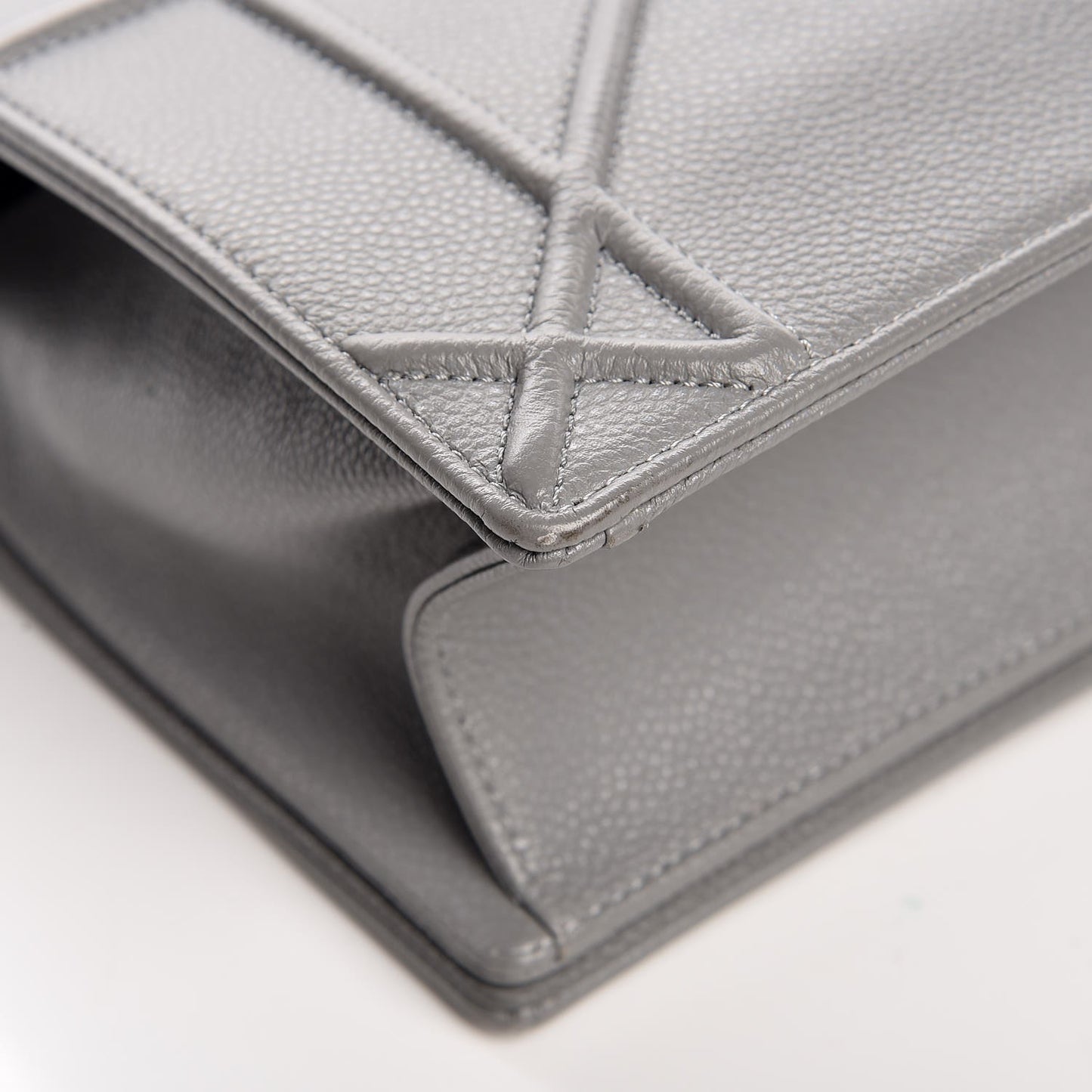 Grained Calfskin Medium Diorama Flap Bag Gris