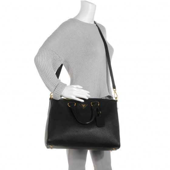Vitello Daino Shoulder Bag Nero Black