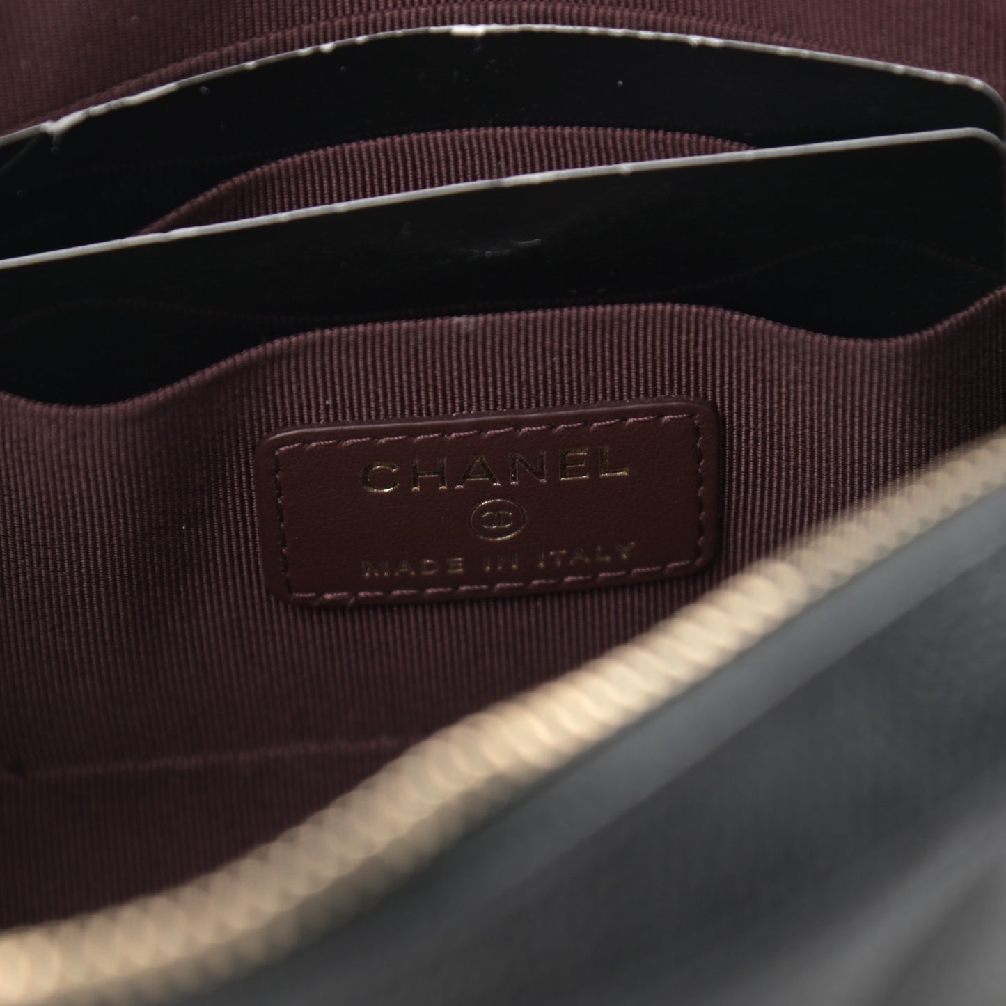 Caviar Quilted Vanity With Chain Black