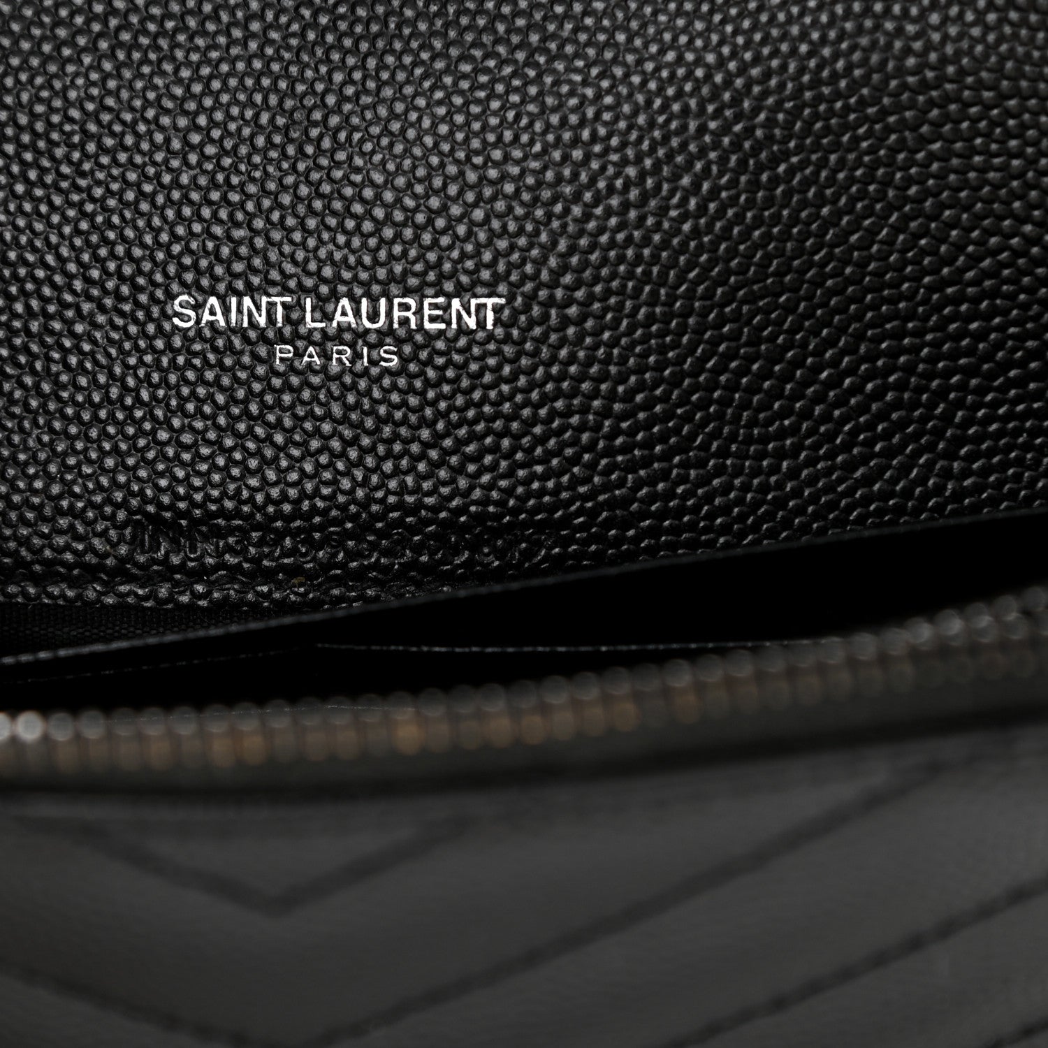 Saint Laurent Grain De Poudre Matelasse Chevron Monogram Monochrome Envelope Chain Wallet Black 8 of 12