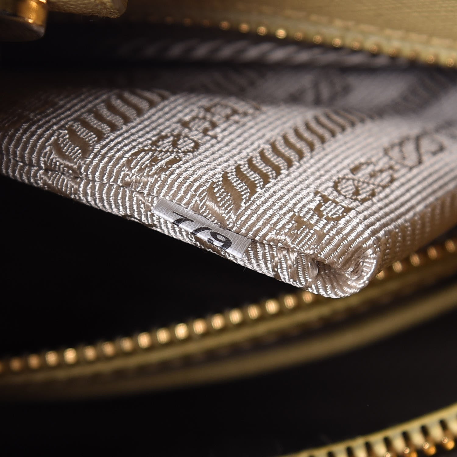 Prada Saffiano Lux Open Promenade Tote Ananas 8 of 17