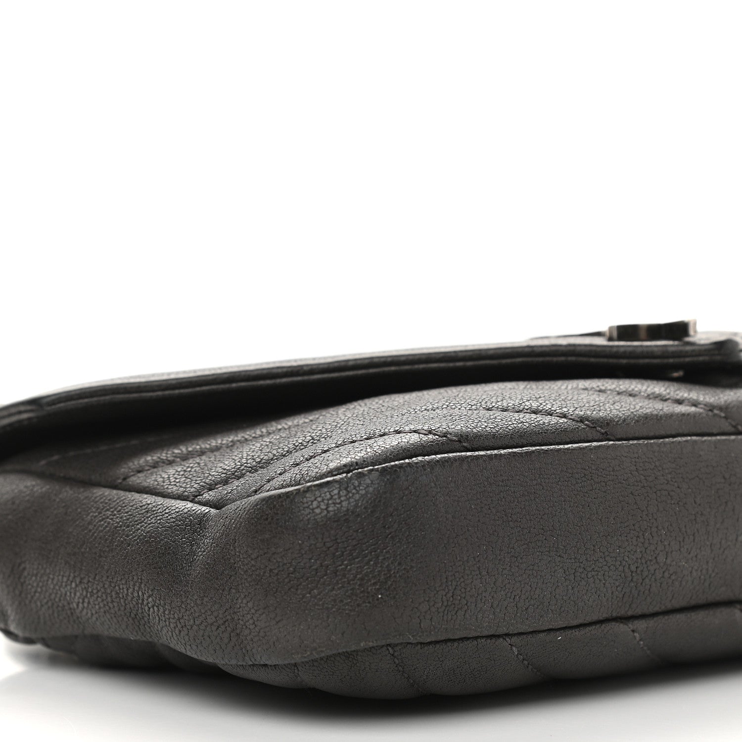 Saint Laurent Sheepskin Matelasse Chevron Monogram College Chain Wallet Coal 8 of 13