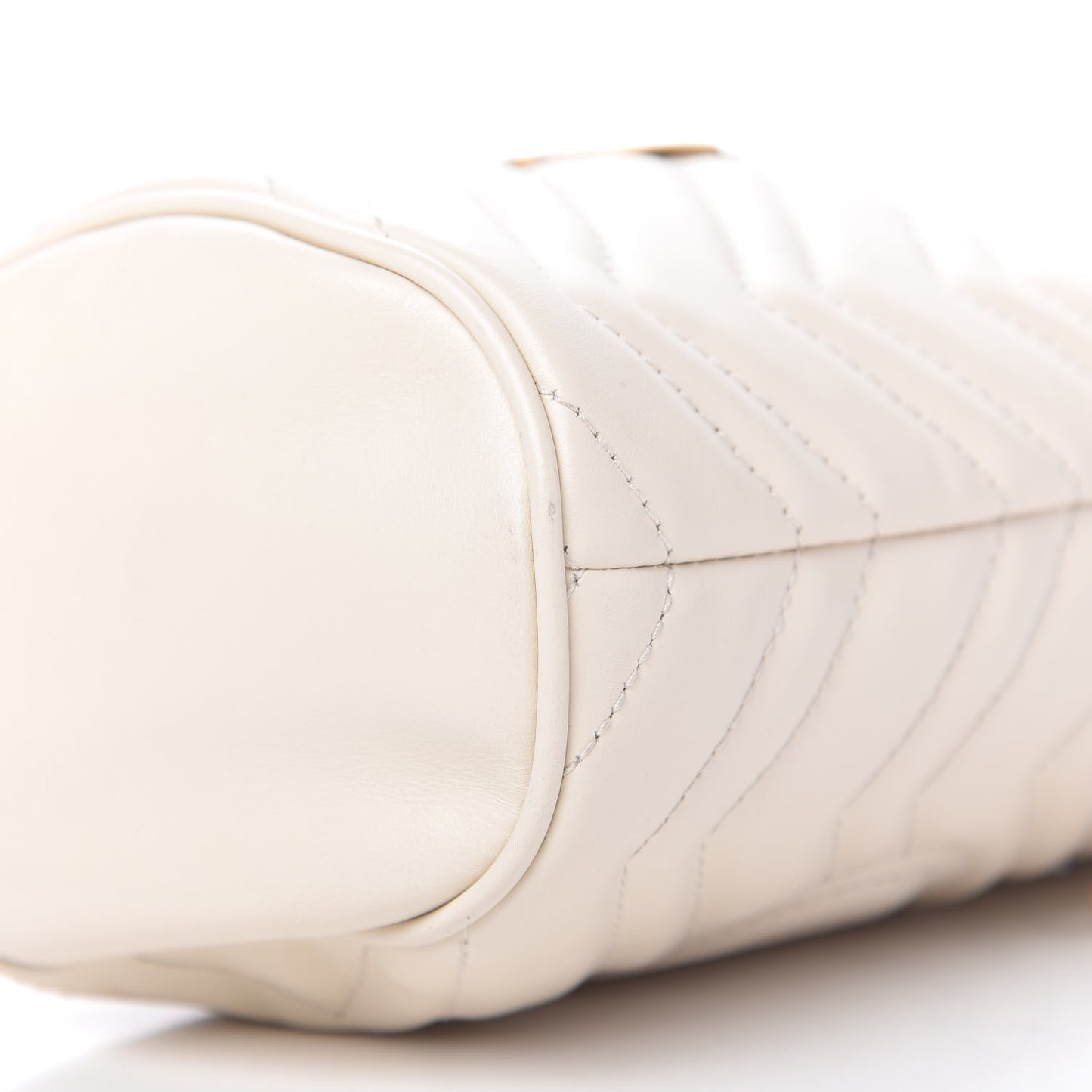 Calfskin Matelasse Mini GG Marmont 2.0 Bucket Bag White