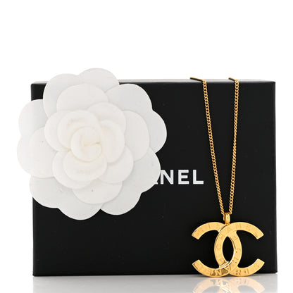 Chanel Metal CC Paris Button Necklace Gold 6 of 6