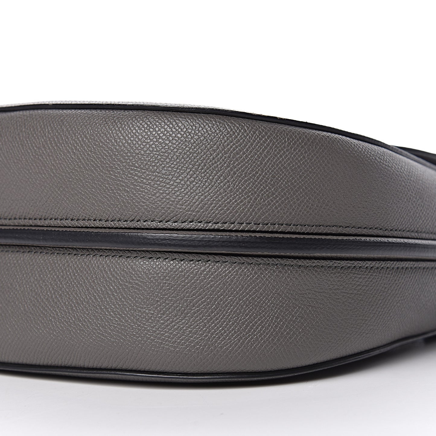 Grained Calfskin Medium Trotteur Light Anthracite