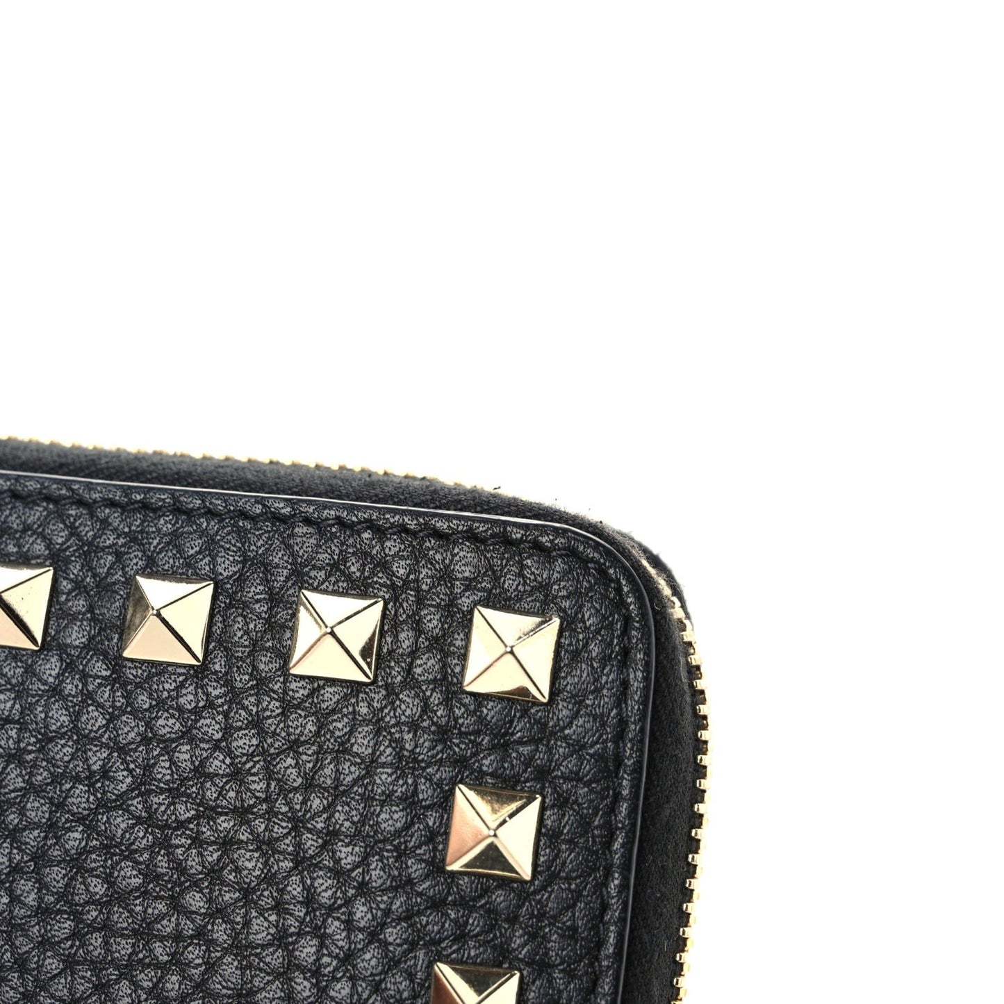Pebbled Calfskin Rockstud Zip Around Wallet Black