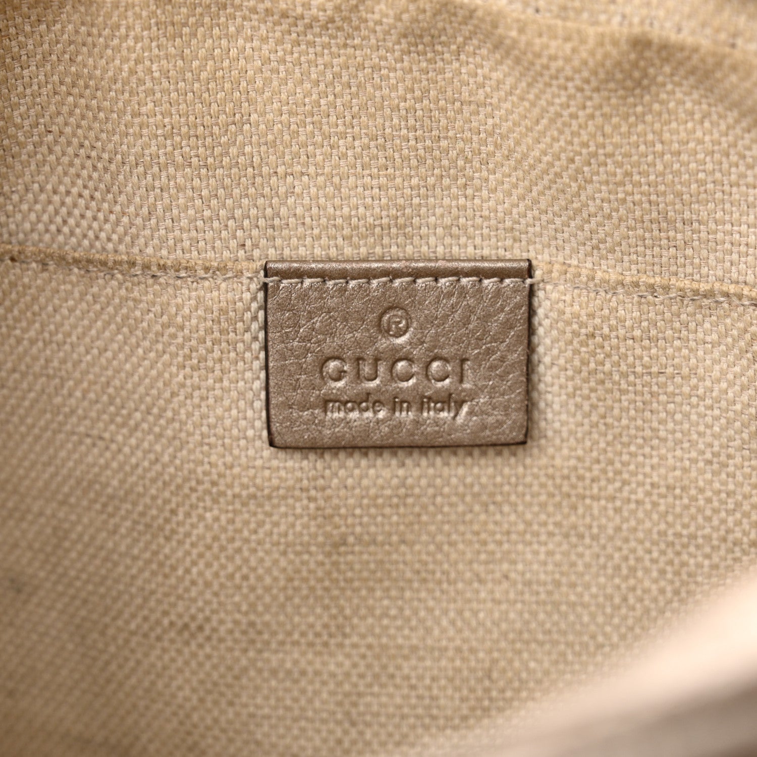 Gucci Metallic Pebbled Calfskin Small Soho Disco Bag Golden Beige 7 of 24