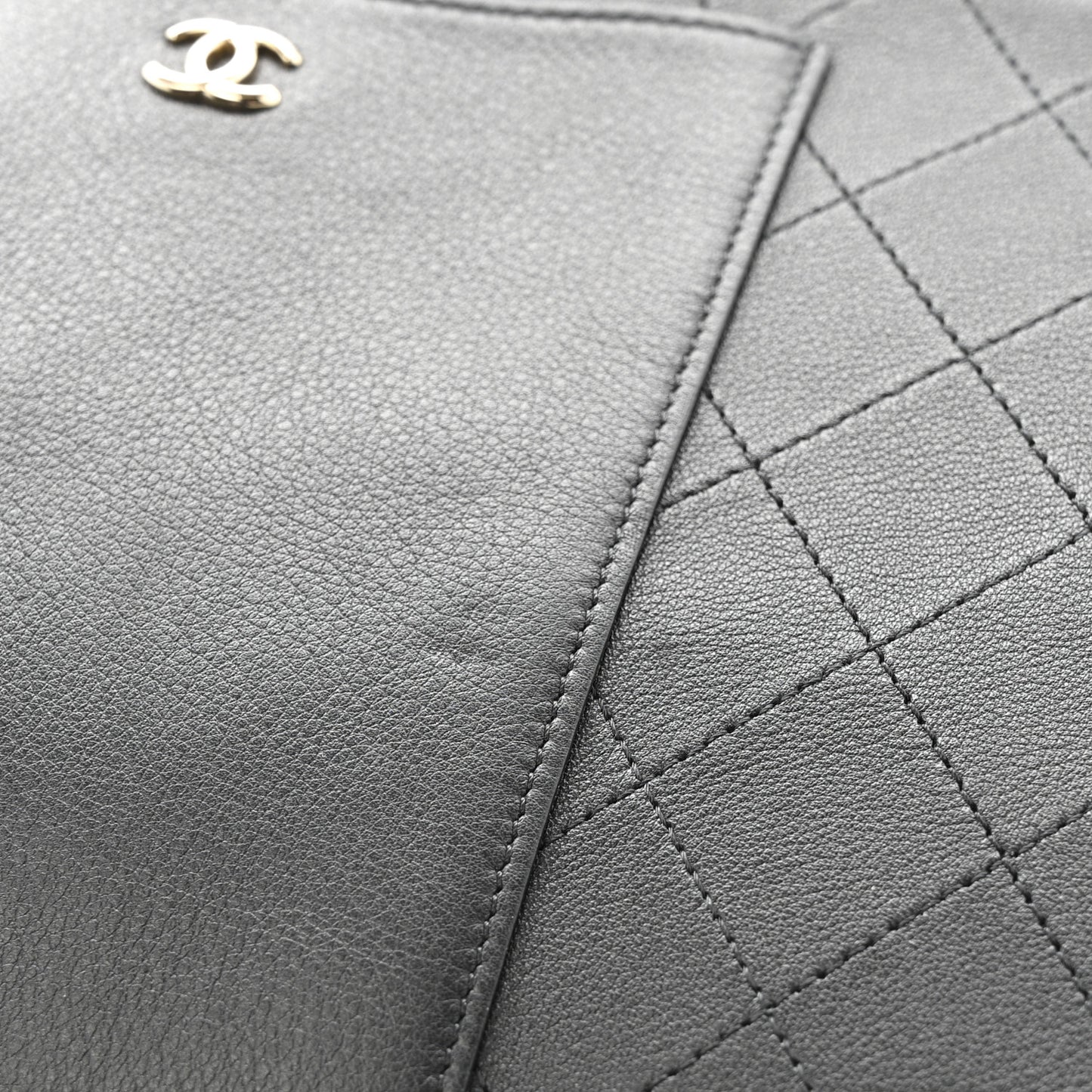 Calfskin Quilted Medium CC Pocket Cosmetic Case Black