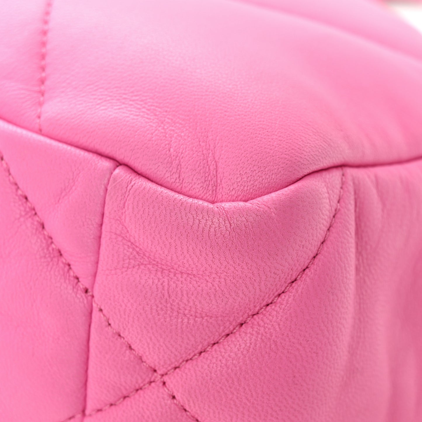 Lambskin Quilted Medium Chanel 19 Flap Pink