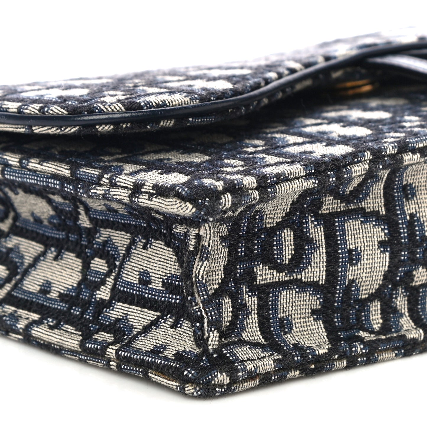 Oblique Saddle Chain Pouch Blue