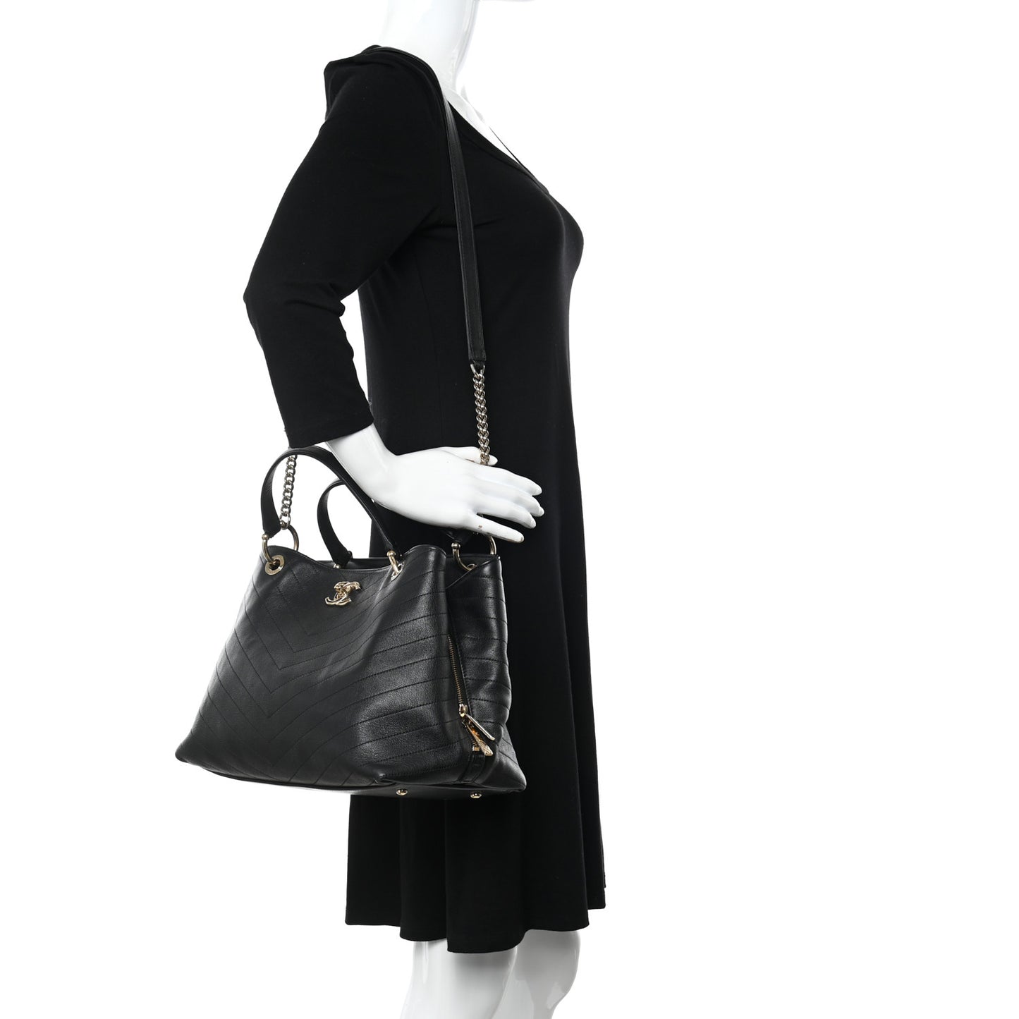 Calfskin Stitched Large Chevron Chic Shopping Bag Black