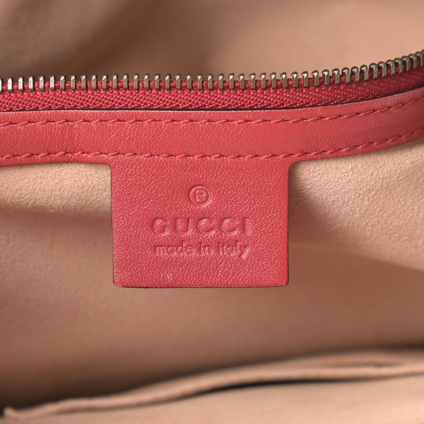 Calfskin Matelasse Medium GG Marmont Open Top Shoulder Bag Hibiscus Red