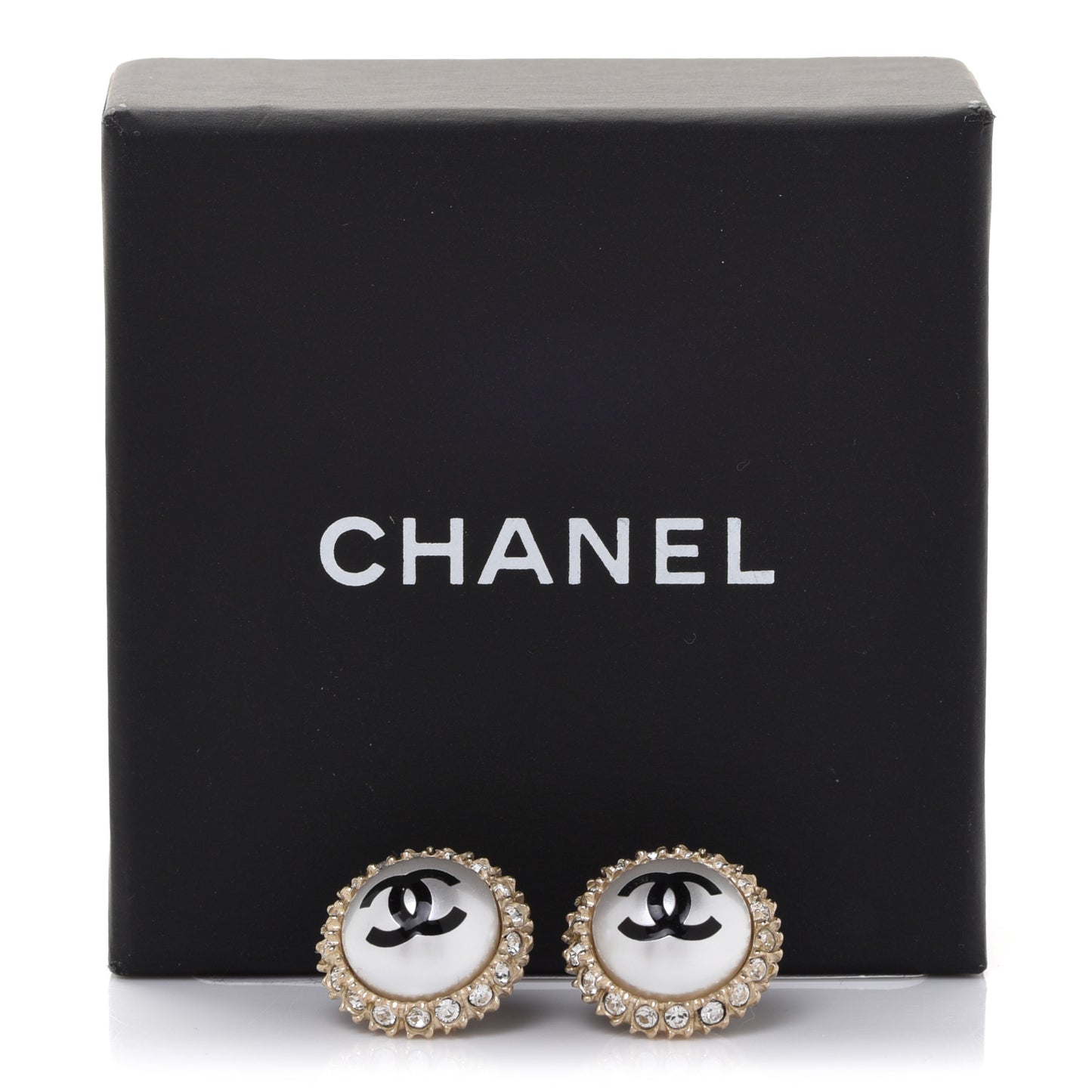 Crystal Pearl CC Round Earrings Gold Pearly White Black