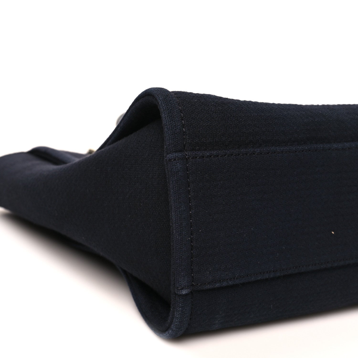 【本日まで値引き中】CHANEL DEAUVILLE 50ml 残量9割程度 Chanel Mixed Fibers Small Deauville Tote Black 1891220 – FASHIONPHILE