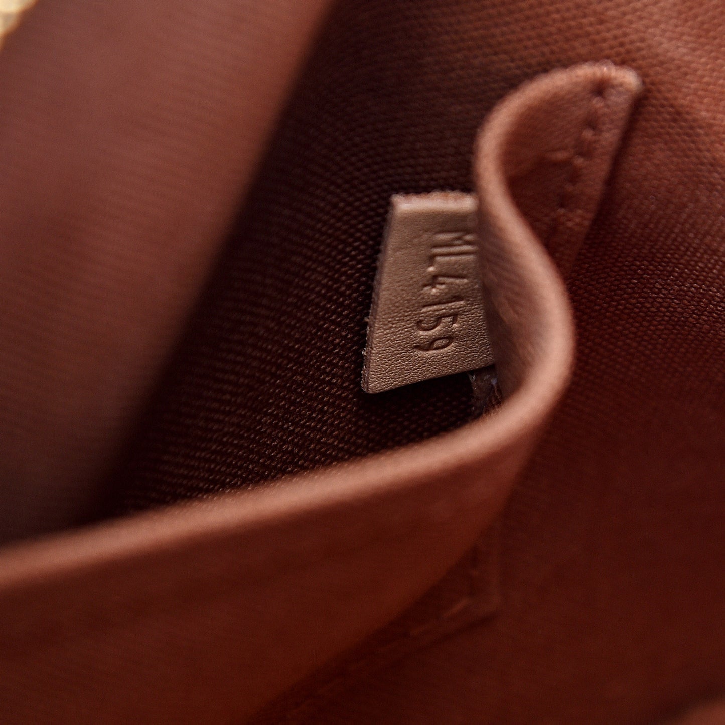Monogram Alma BB
