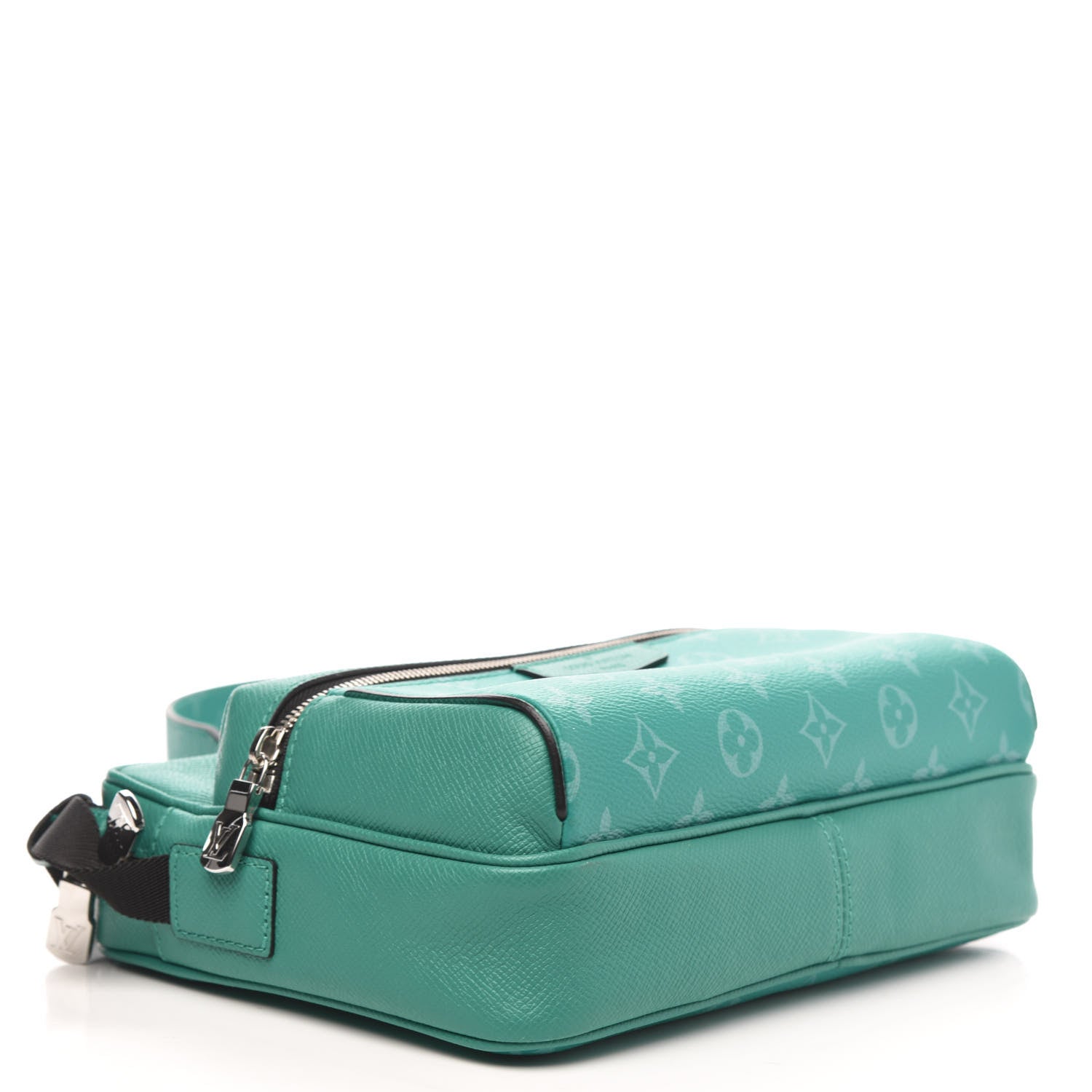 Louis Vuitton Taiga Monogram Outdoor Messenger Vert 4 of 9
