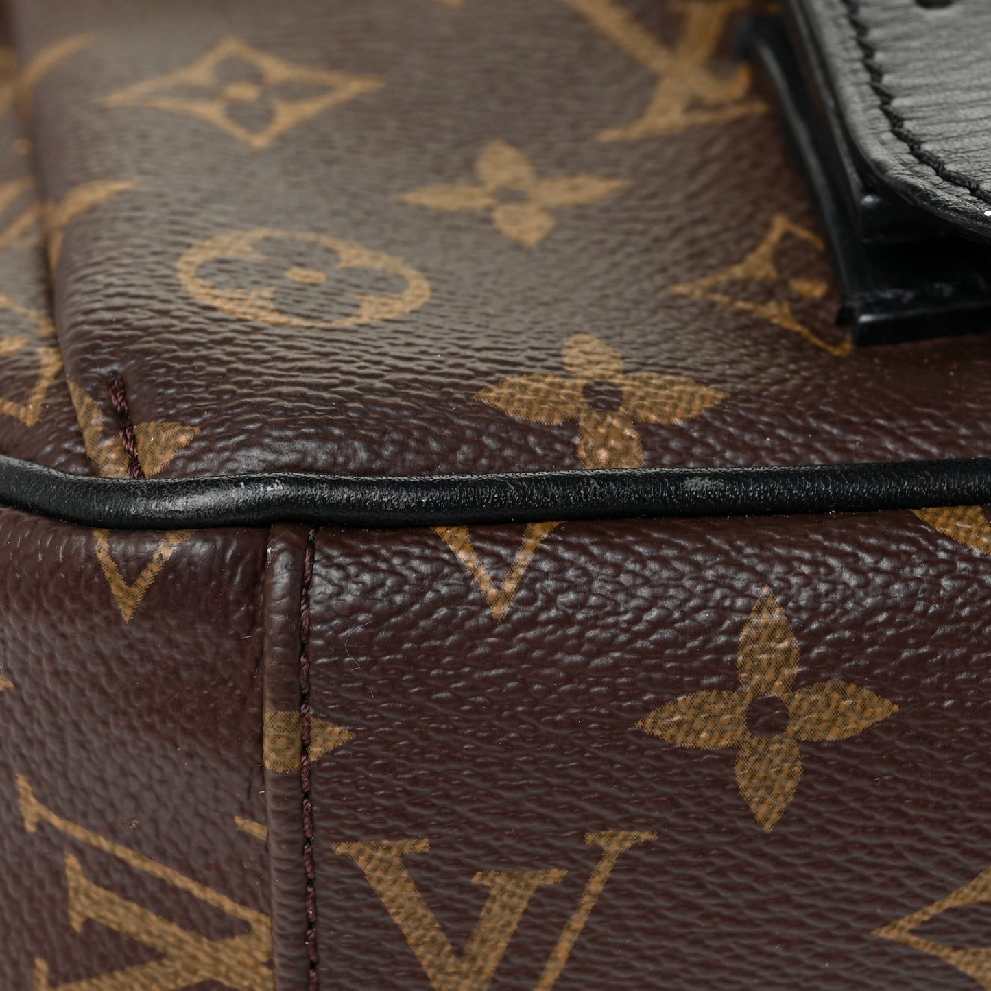 Monogram Macassar Christopher Messenger