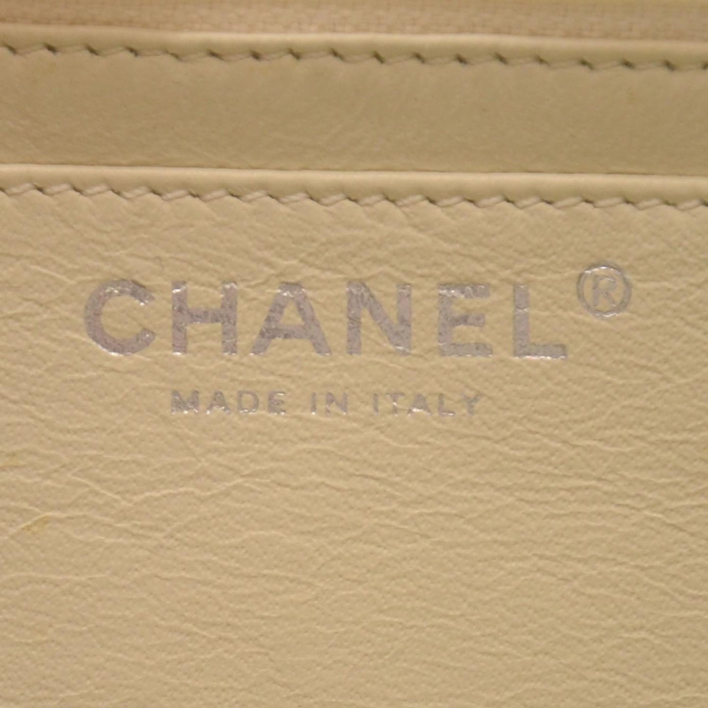 Leather Diagonal Ligne Flap