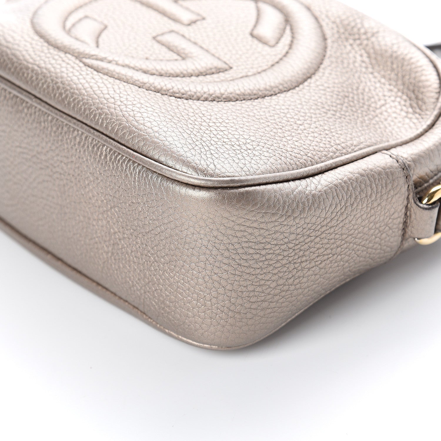 Gucci Metallic Pebbled Calfskin Small Soho Disco Bag Golden Beige 7 of 7