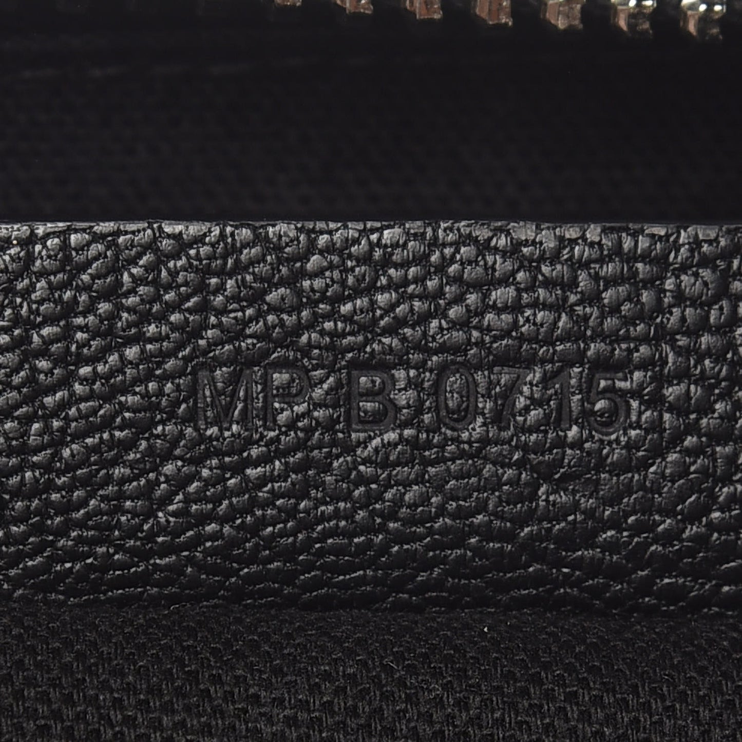 Sugar Goatskin Medium Antigona Black