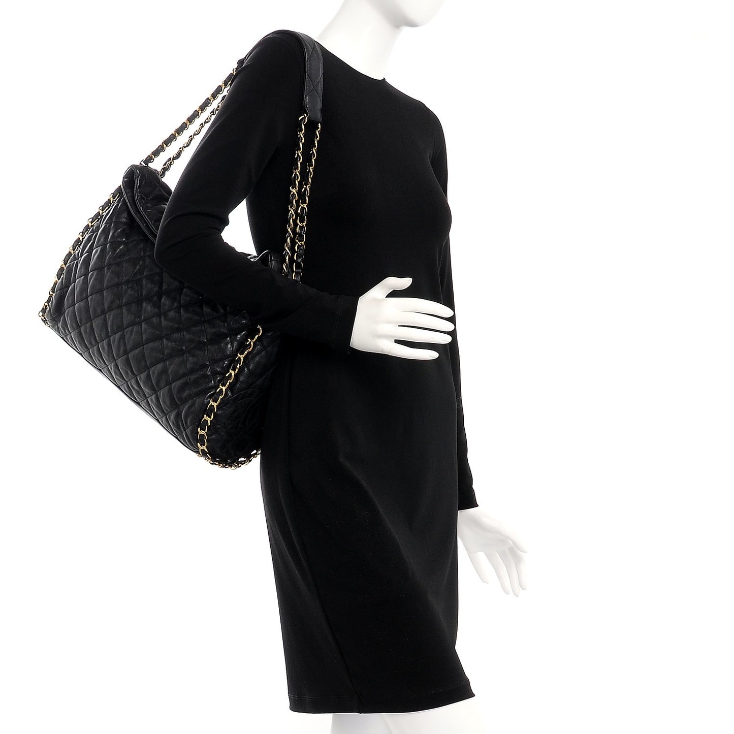 Calfskin Quilted Large Chain Me Hobo Black