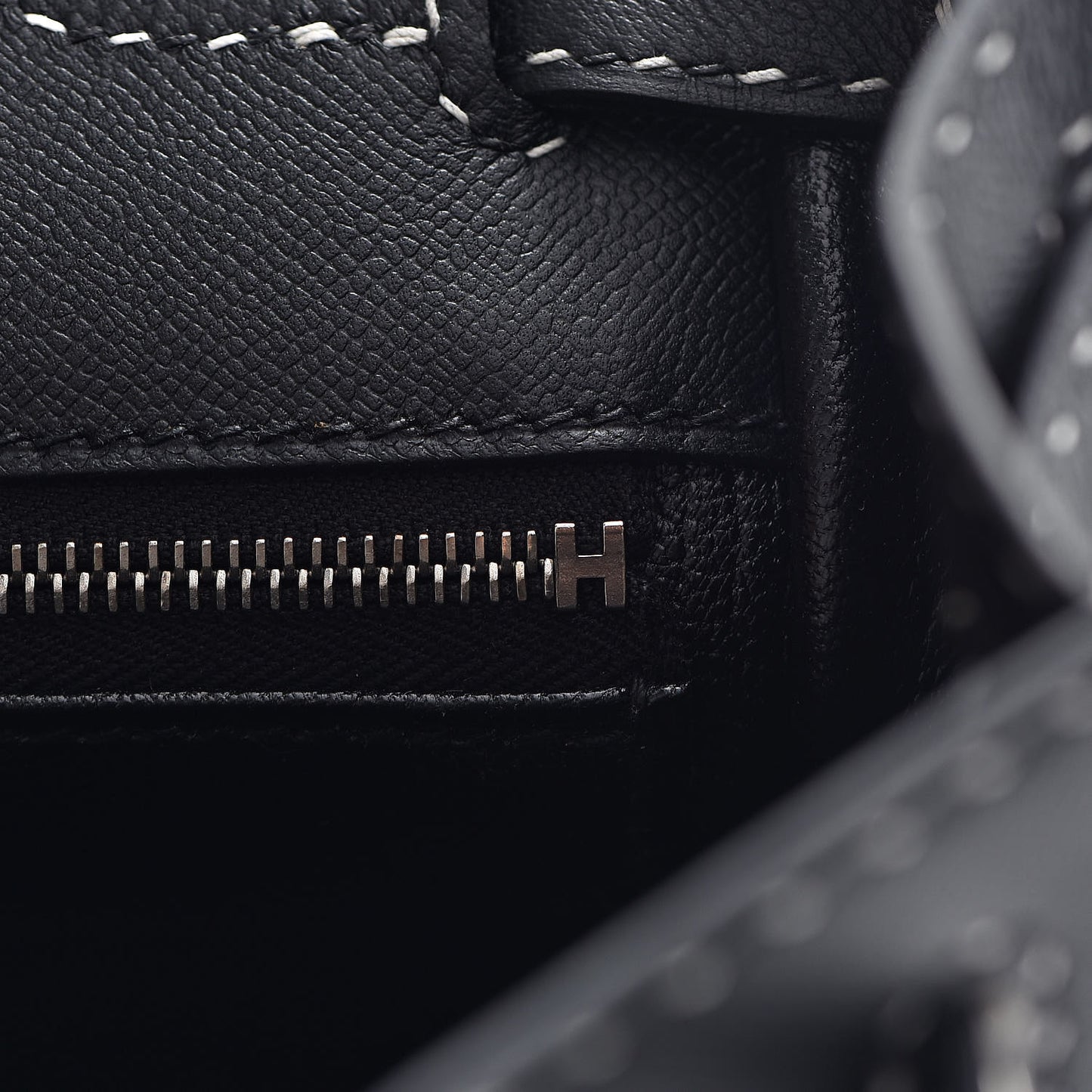 Grained Monsieur Un Point Sur Deux Kelly Sellier 28 Black