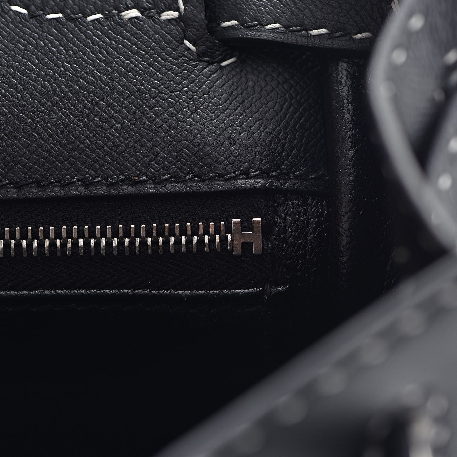 Hermes Grained Monsieur Un Point Sur Deux Kelly Sellier 28 Black 28 of 36