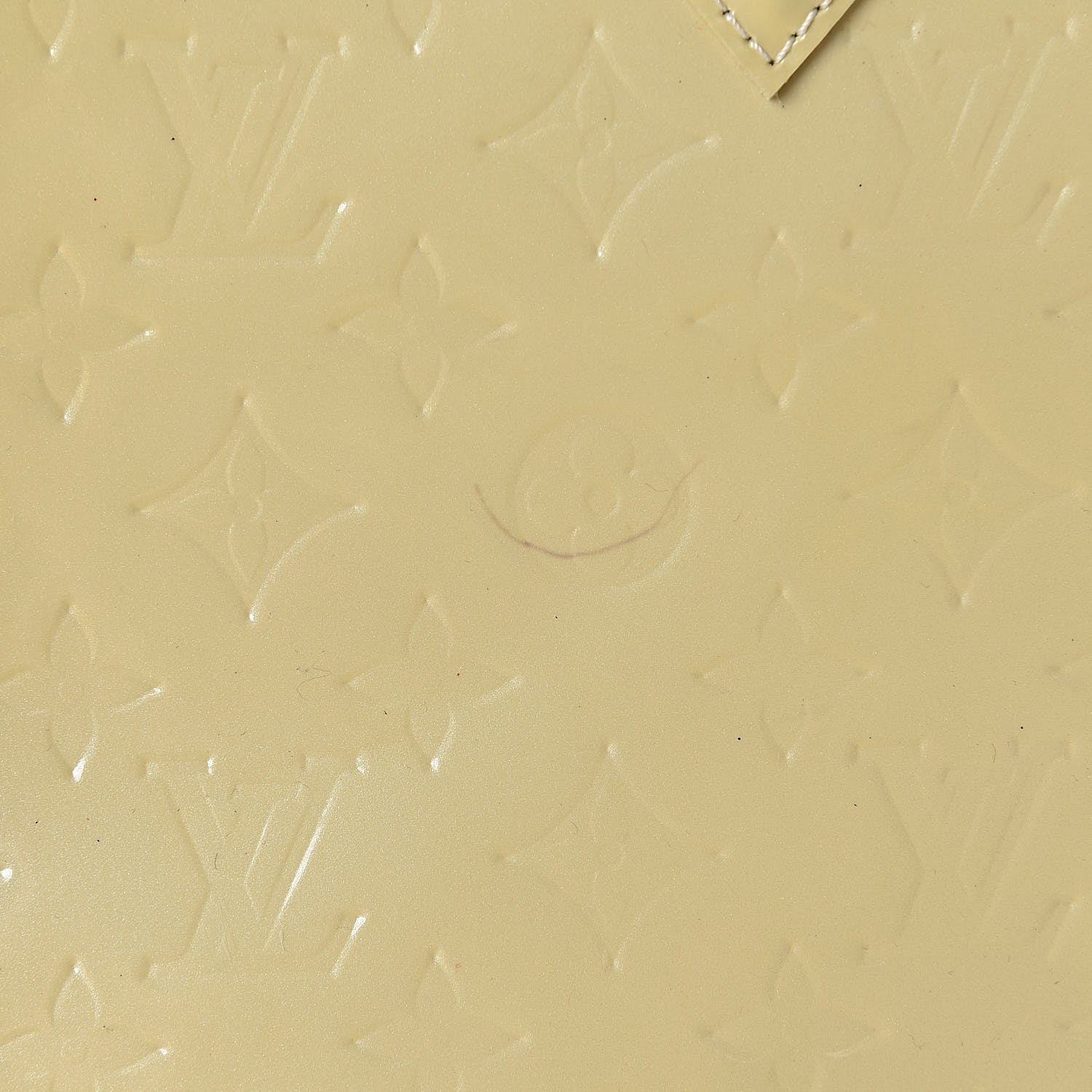 Louis Vuitton Vernis Alma MM Blanc Corail 10 of 15