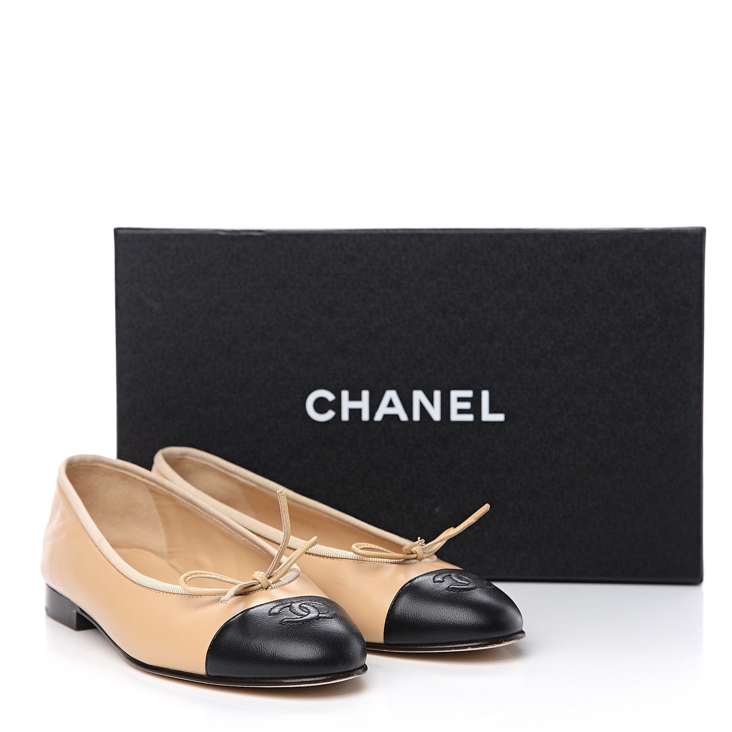 Chanel Lambskin Cap Toe CC Ballerina Flats 35.5 Beige Black 10 of 10