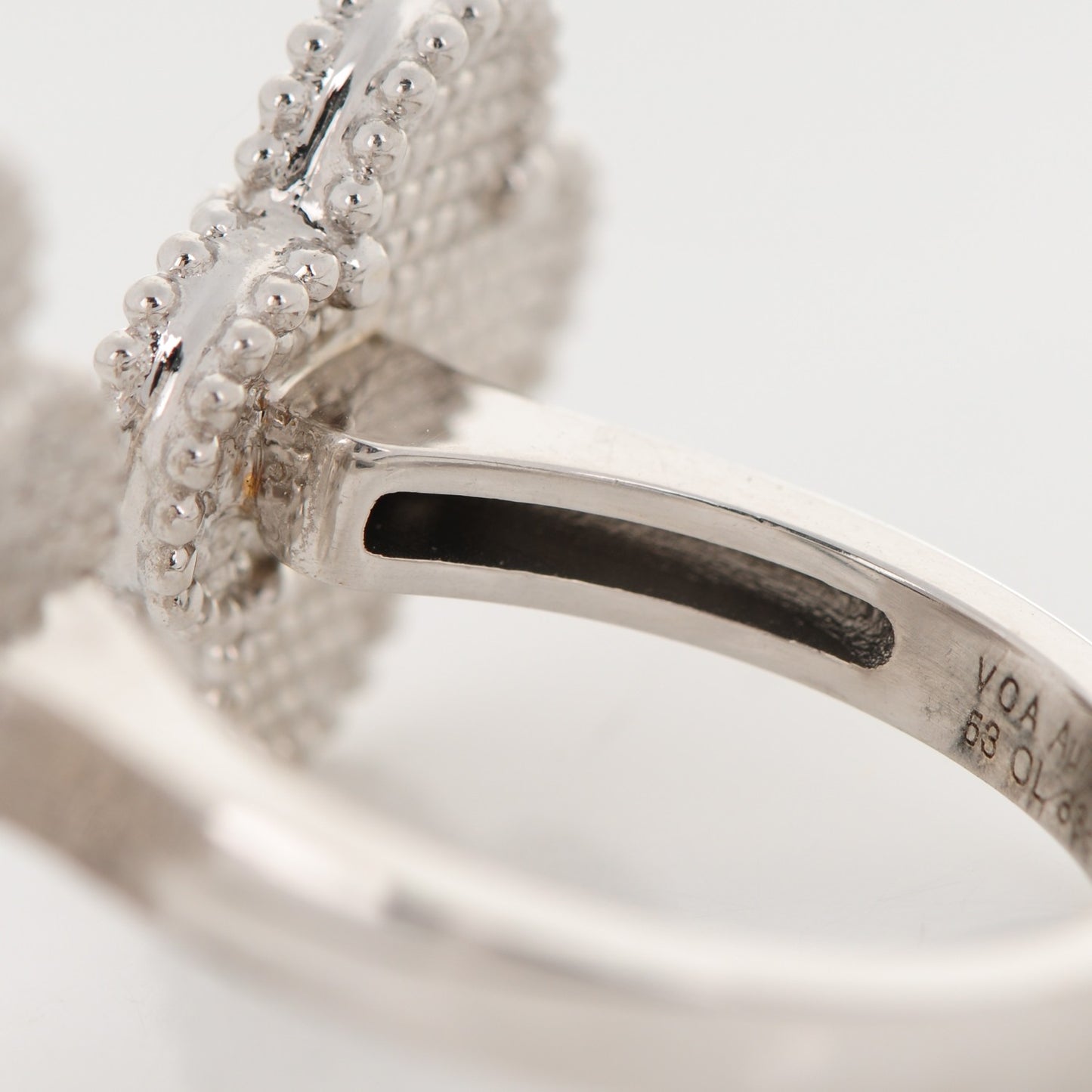18K White Gold Mother of Pearl Magic Alhambra Between the Finger Ring 53 6.5