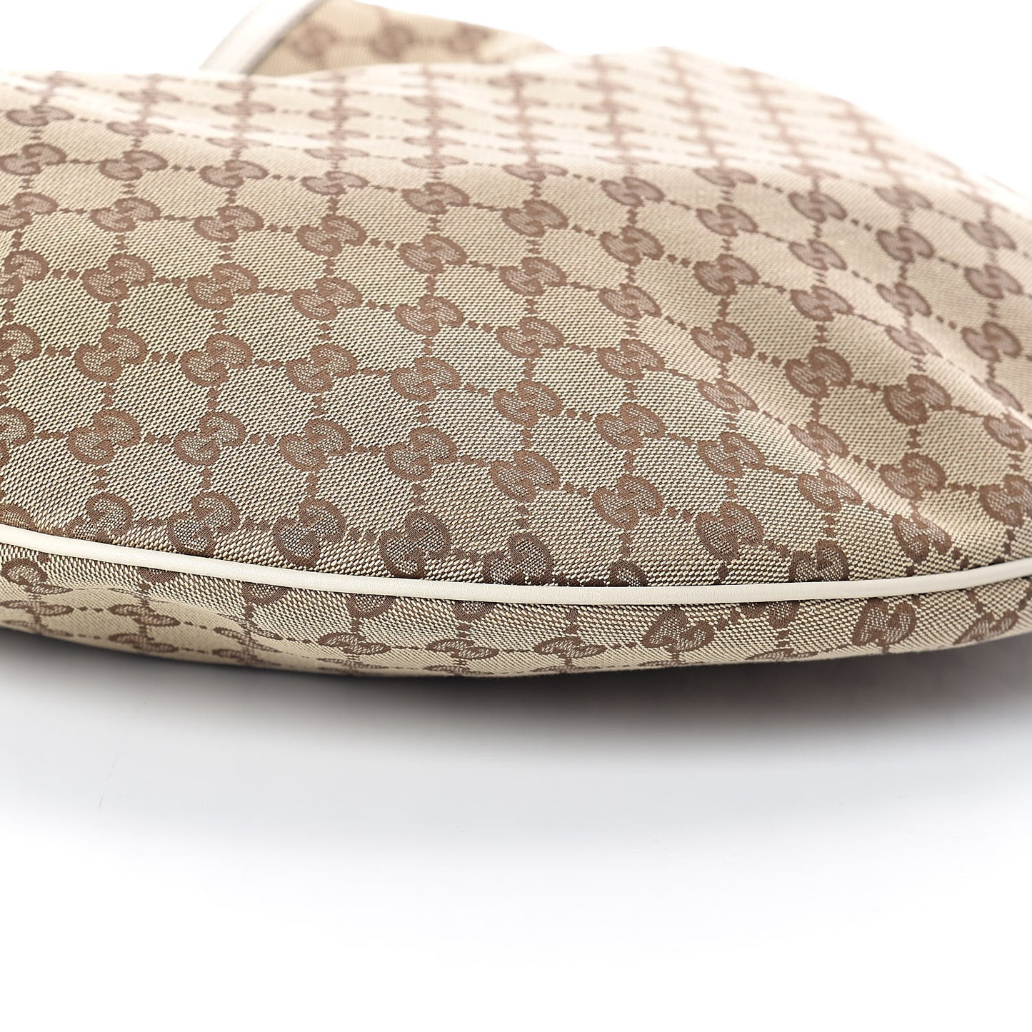 Monogram Large Wave Hobo Off White