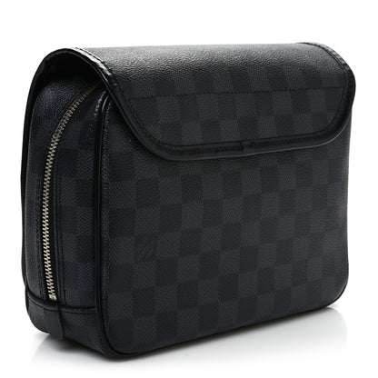 Louis Vuitton Damier Graphite Truth Suspendable Messenger Bag 3 of 11