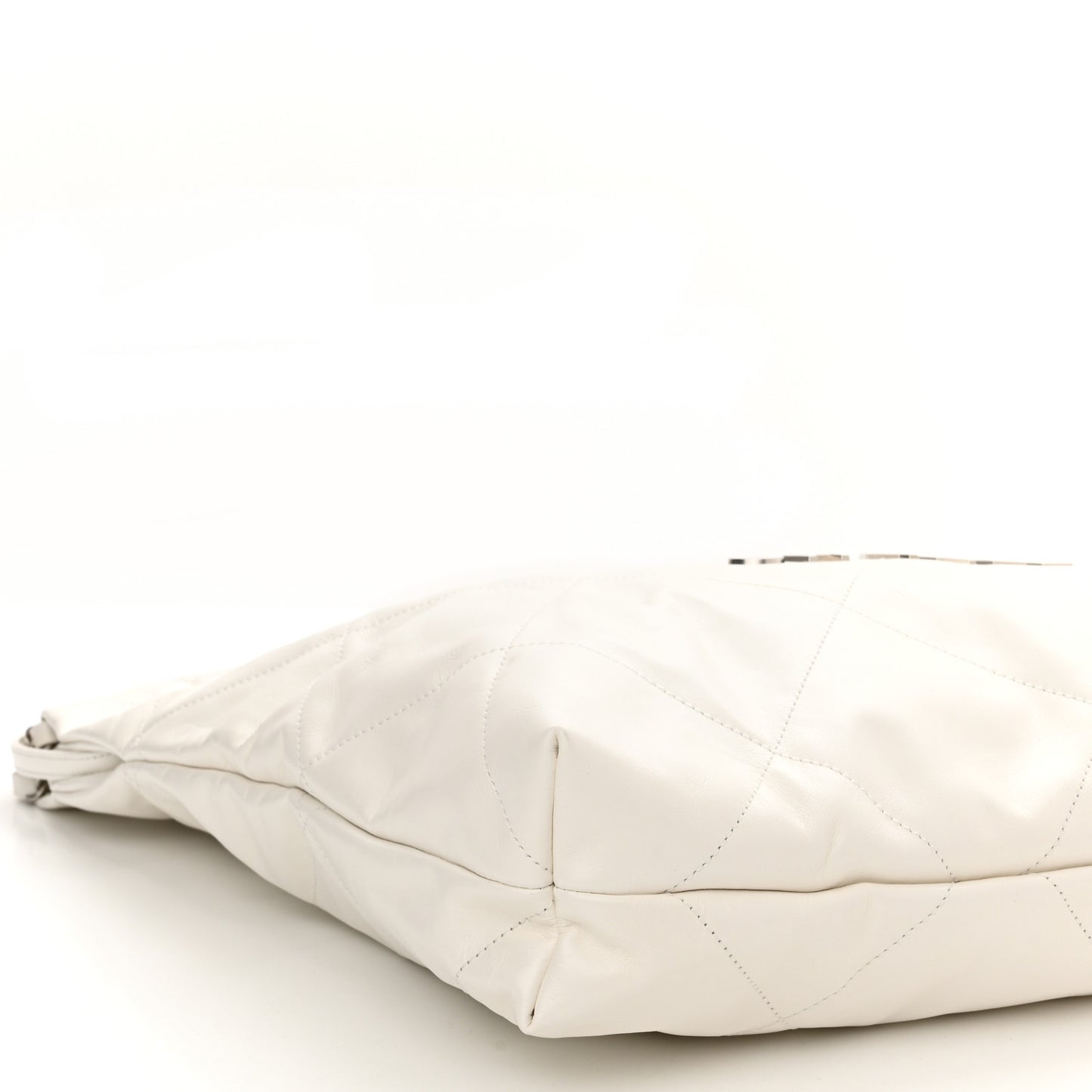Shiny Calfskin Quilted Chanel 22 White