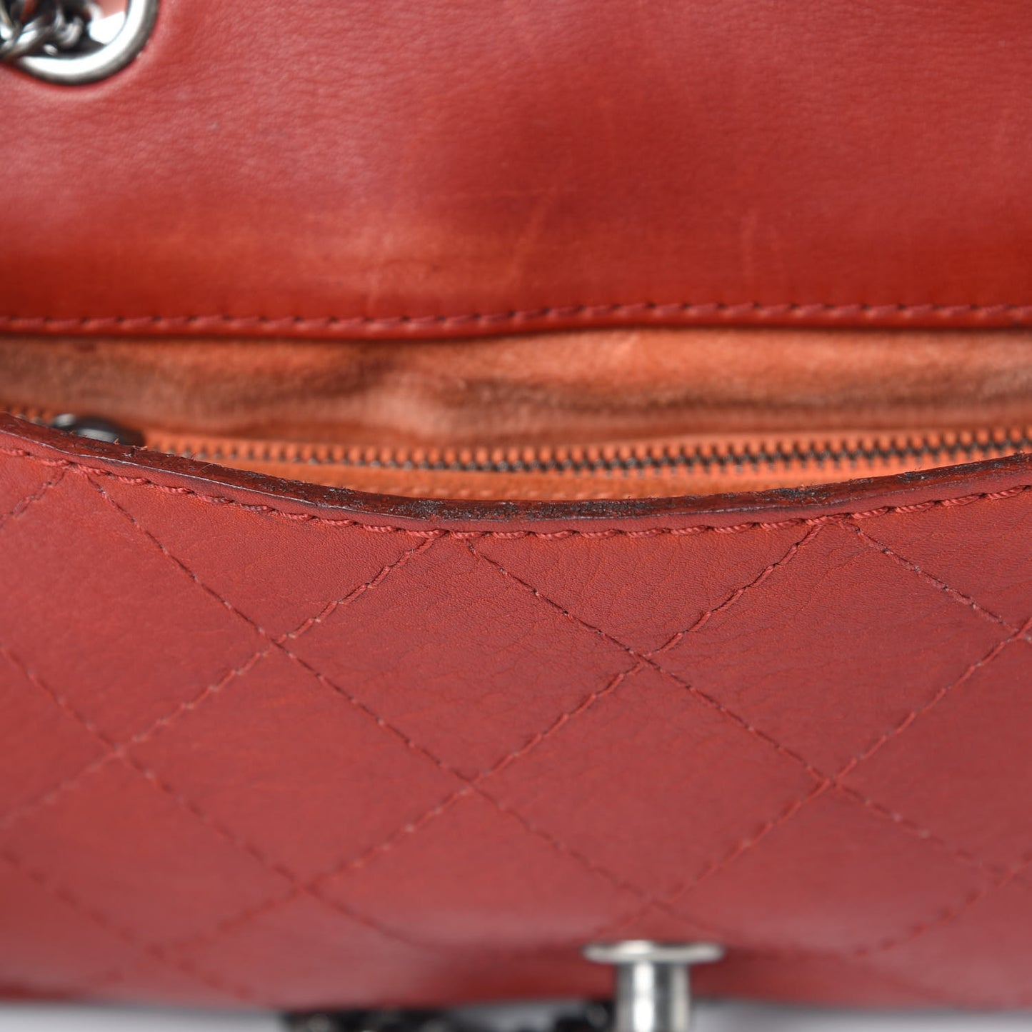 Calfskin Stitched Medium CC Sellier Flap Red