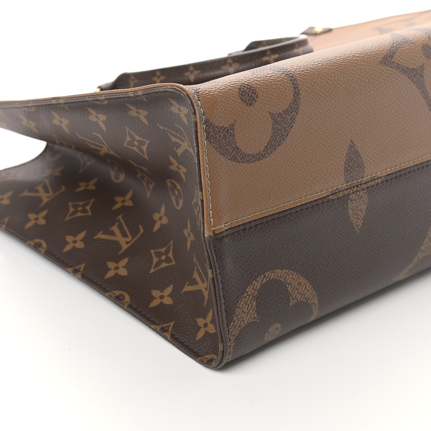 Louis Vuitton Reverse Monogram Giant Onthego MM 8 of 11