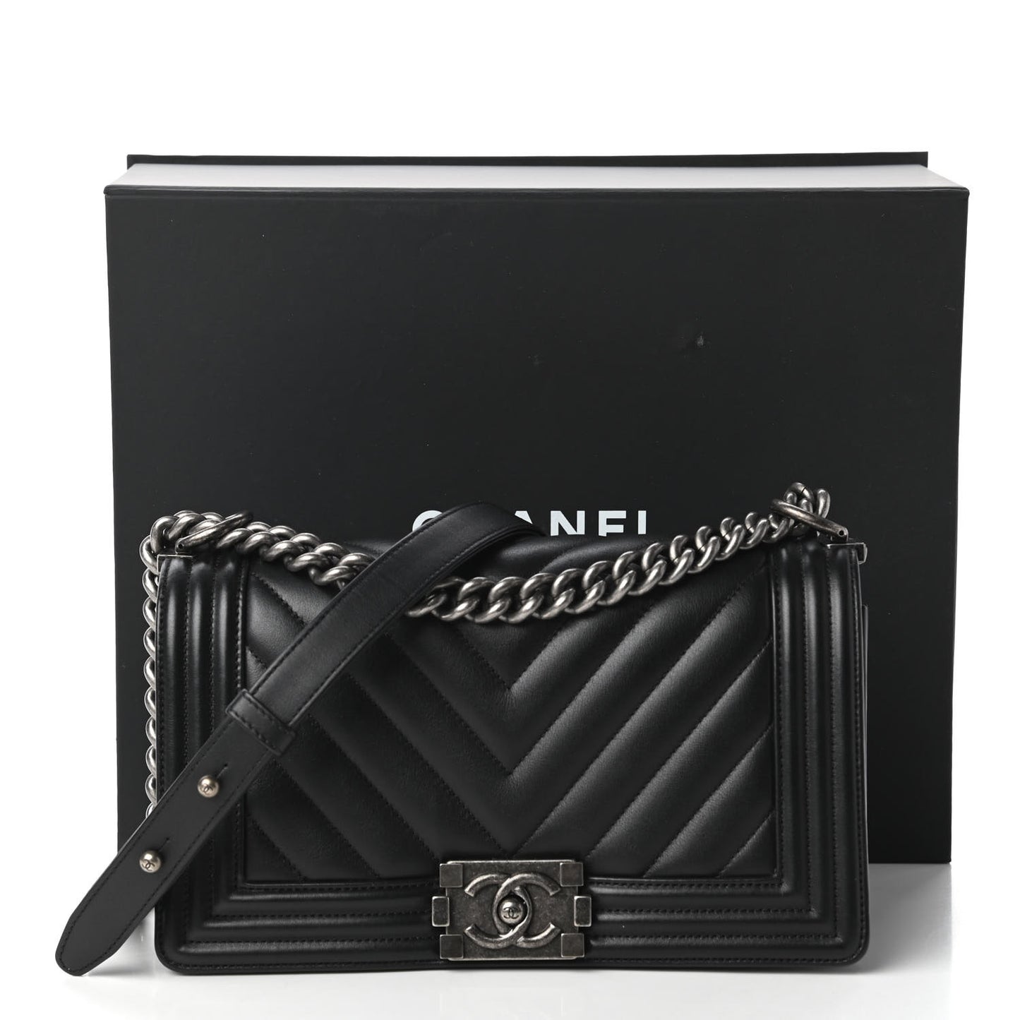 Calfskin Chevron Quilted Medium Boy Flap Black