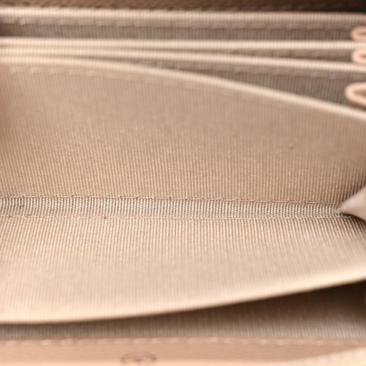 Caviar Timeless CC Zip Around Coin Purse Beige Clair