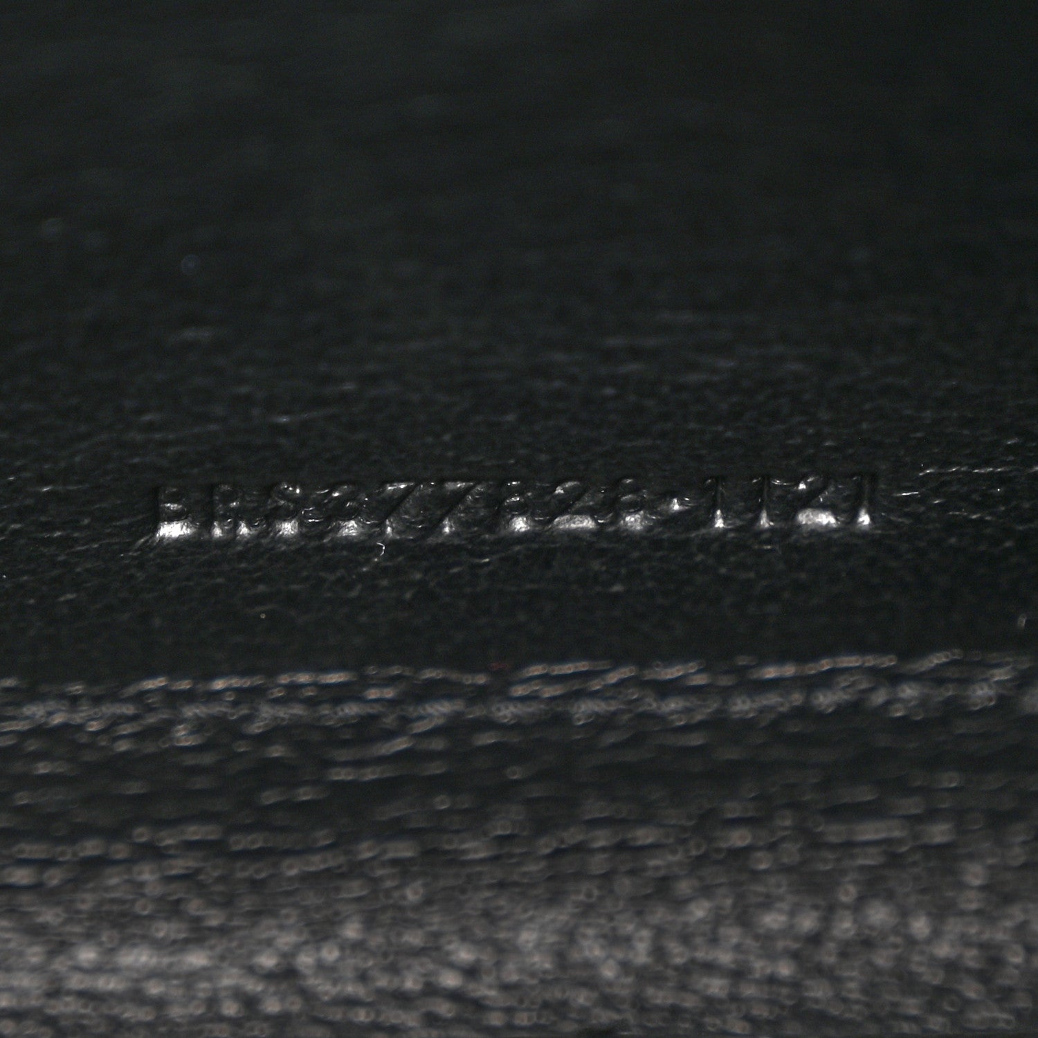 Saint Laurent Grain De Poudre Matelasse Chevron Monogram Monochrome Chain Wallet Black 8 of 11