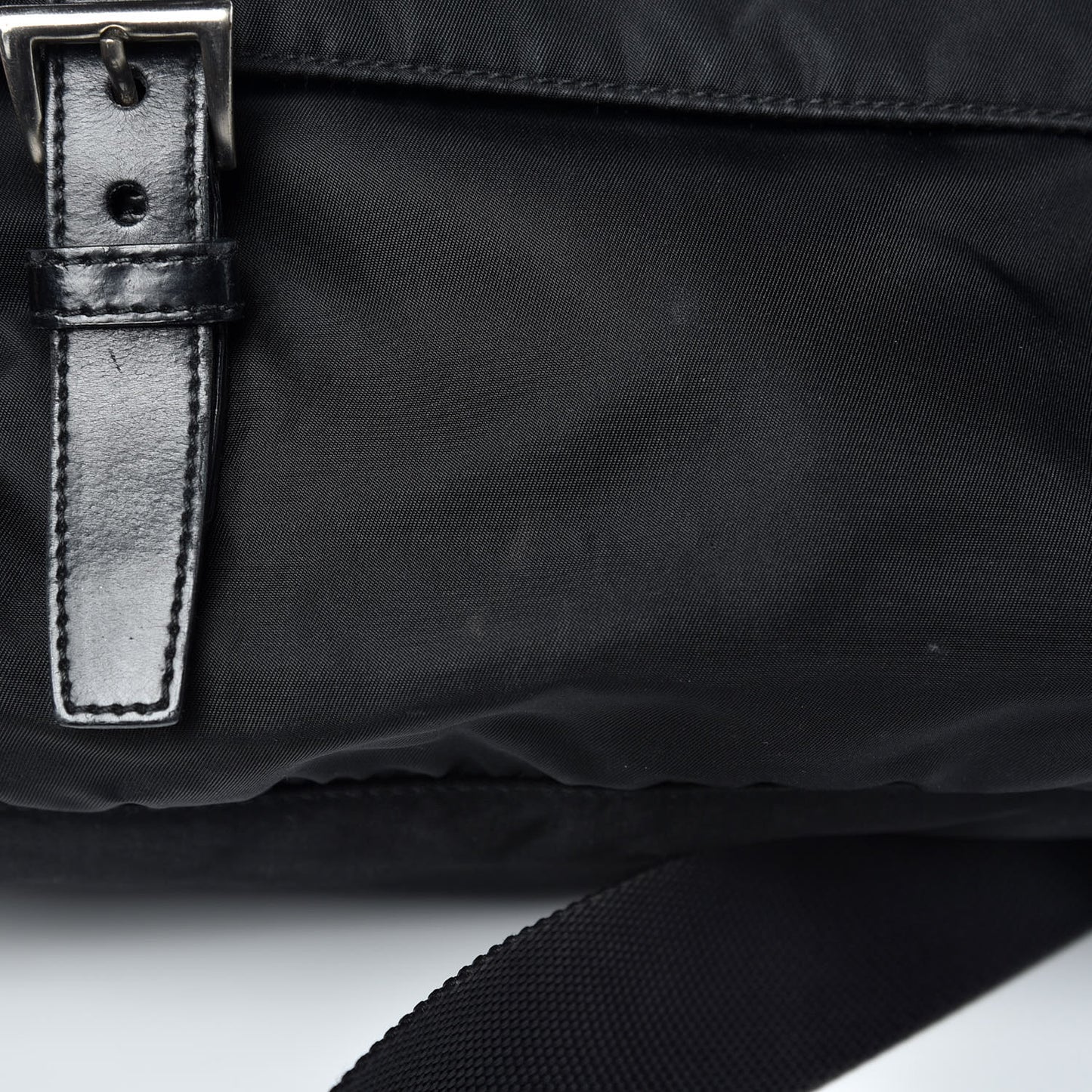Nylon Vela Messenger Bag Black