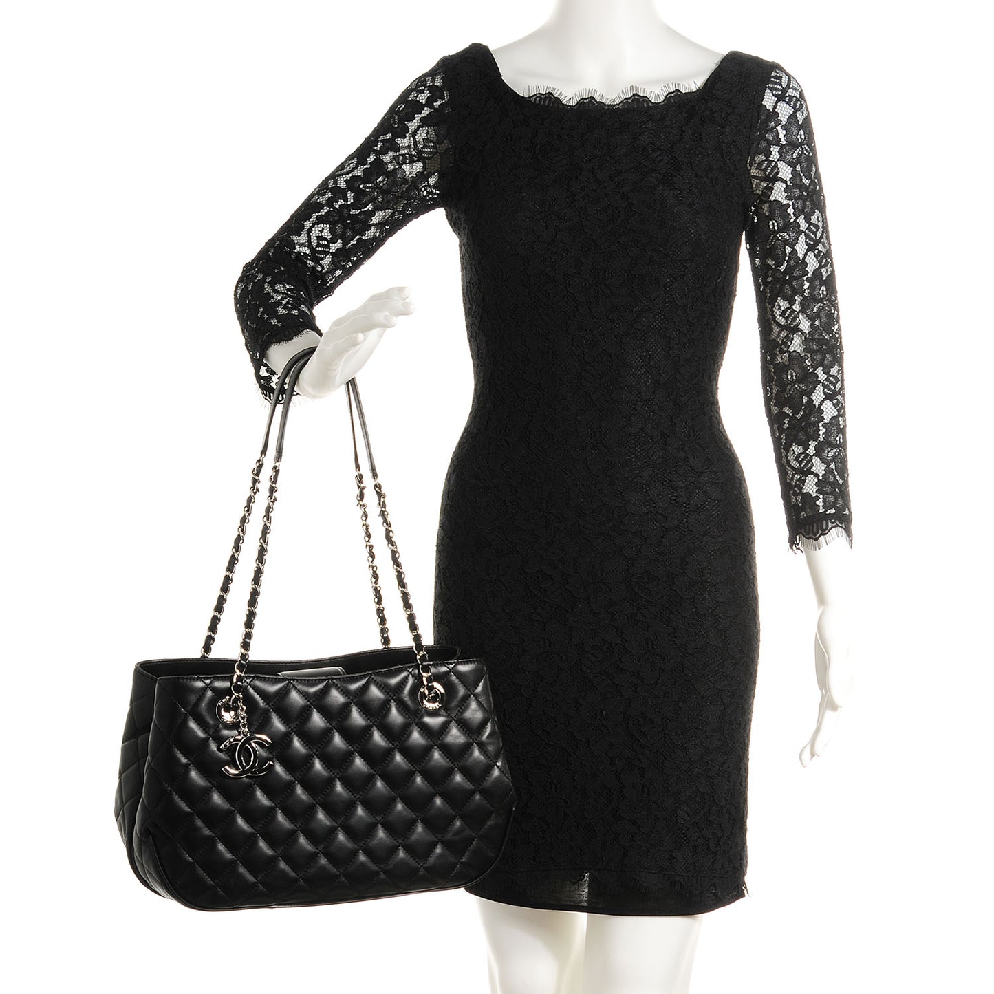 Lambskin Quilted Pagode Piping Tote Black