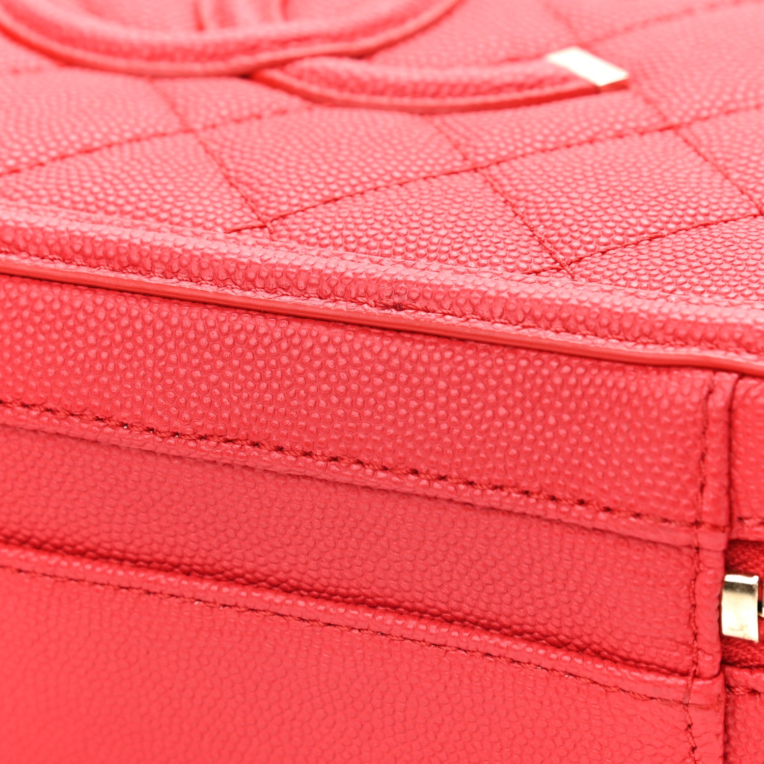 Chanel Caviar Quilted Medium CC Filigree Vanity Case Red 9 of 9