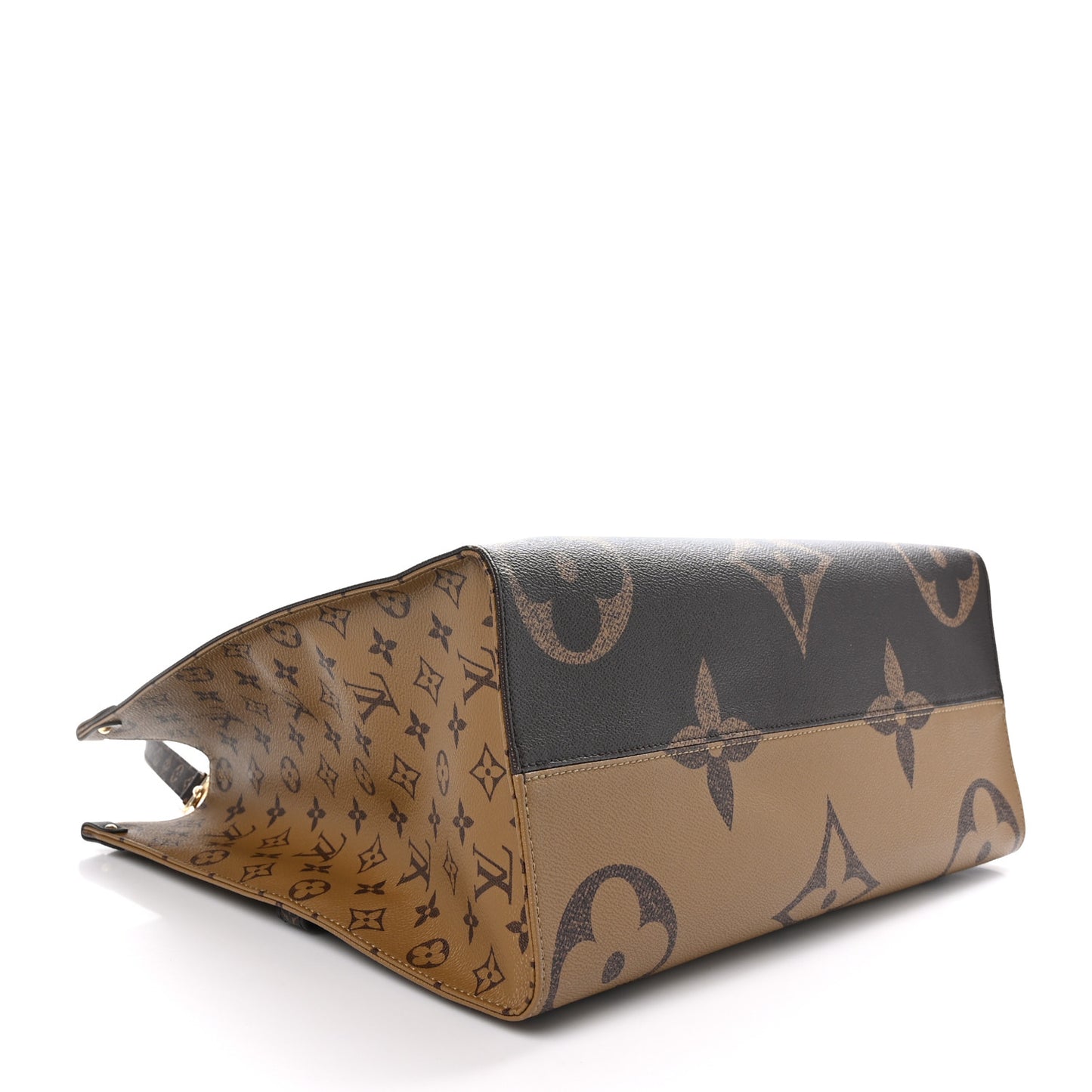 Reverse Monogram Giant Onthego Voyage