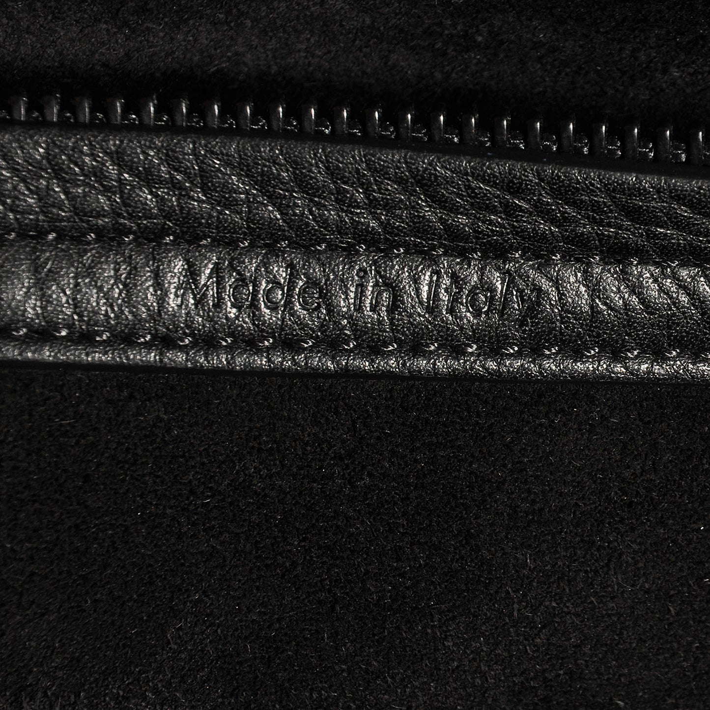 Calfskin Medium Phantom Luggage Black