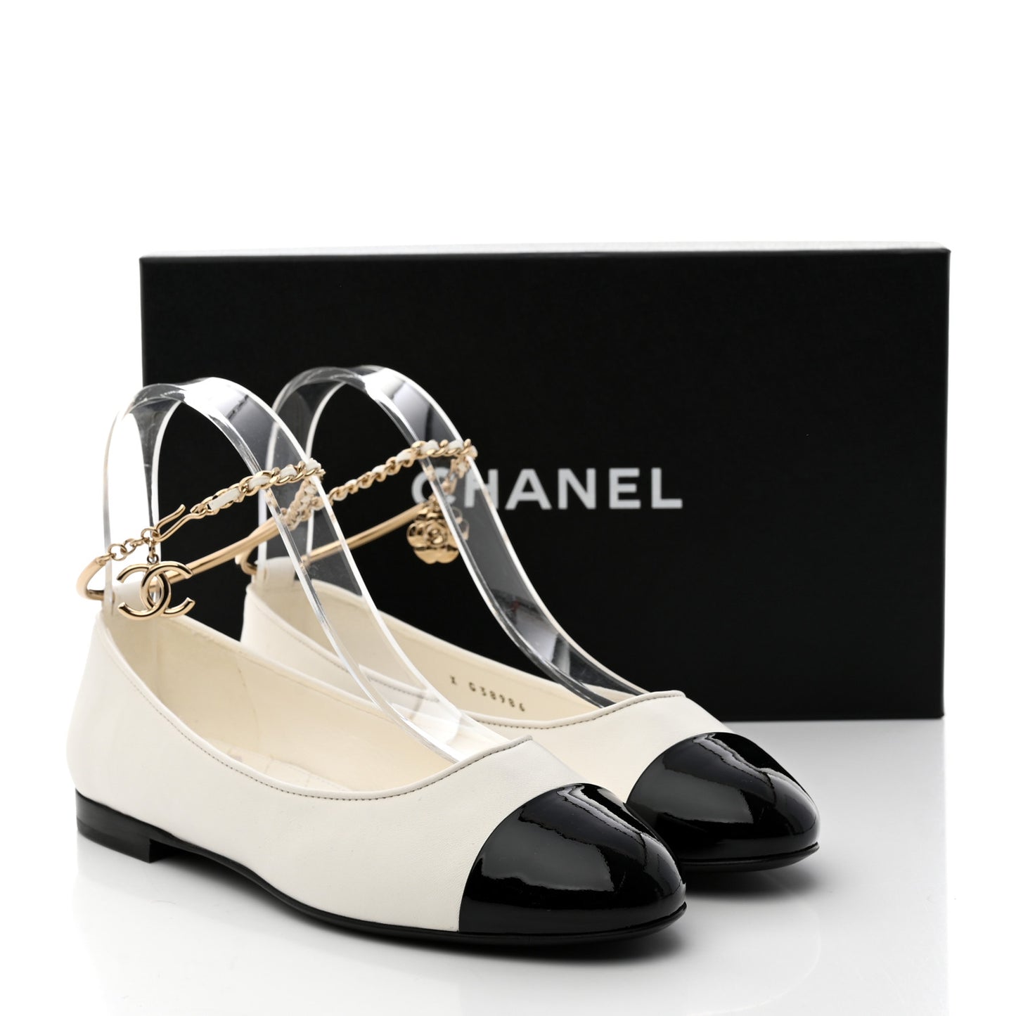 Lambskin Patent Calfskin Cap Toe Ankle Chain Ballerina Flats 36 White Black