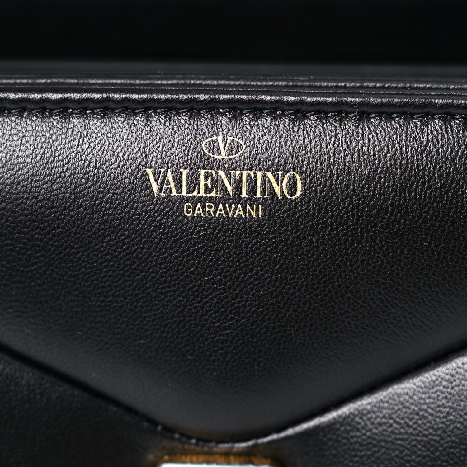 Valentino Garavani Nappa One Stud Chain Clutch Black 8 of 14